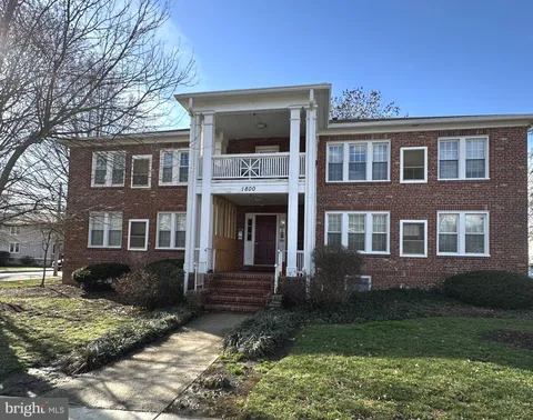 1800 Dewitt Avenue Unit F, Alexandria, VA MLS: VAAX2053334