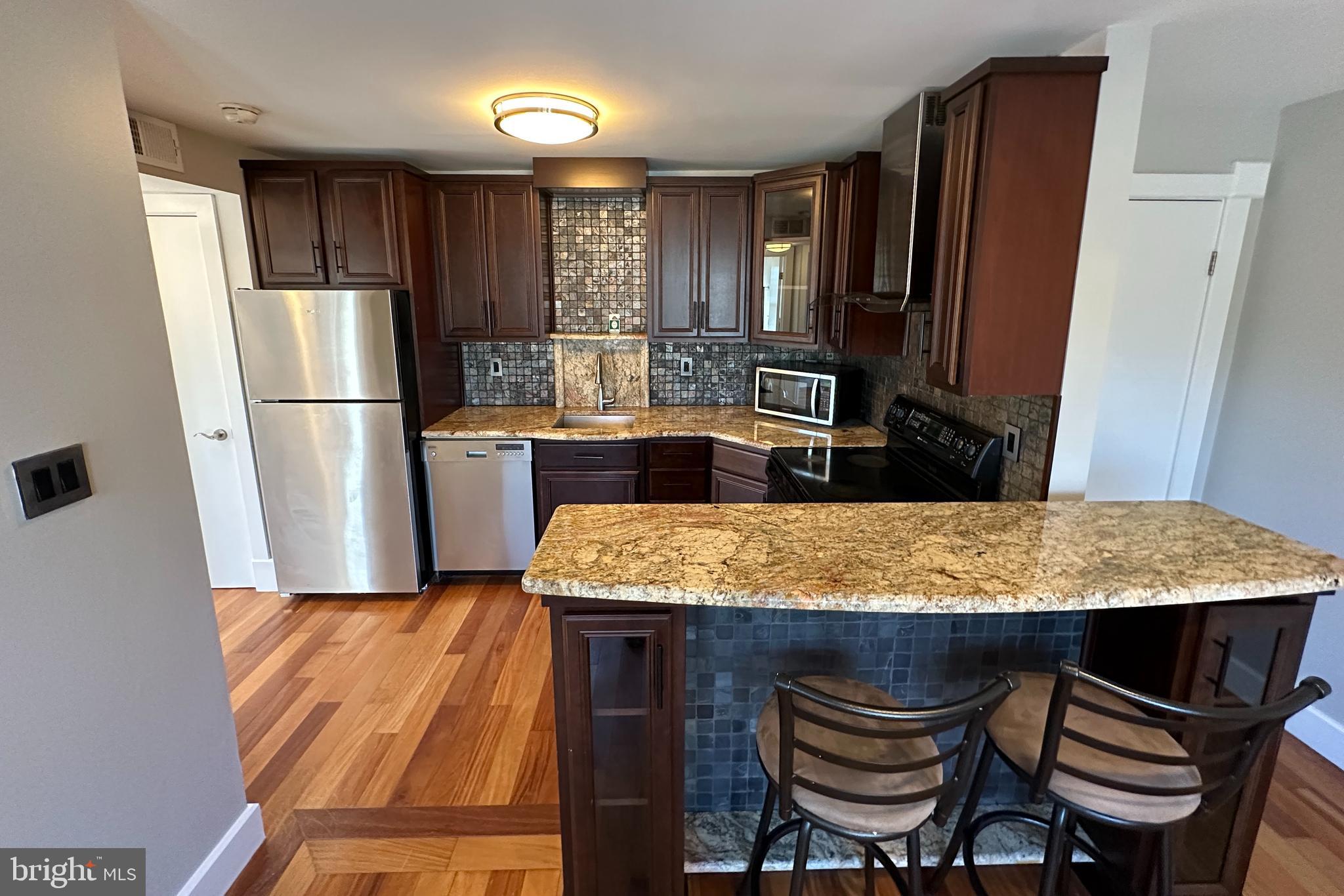 1800 DEWITT AVENUE F