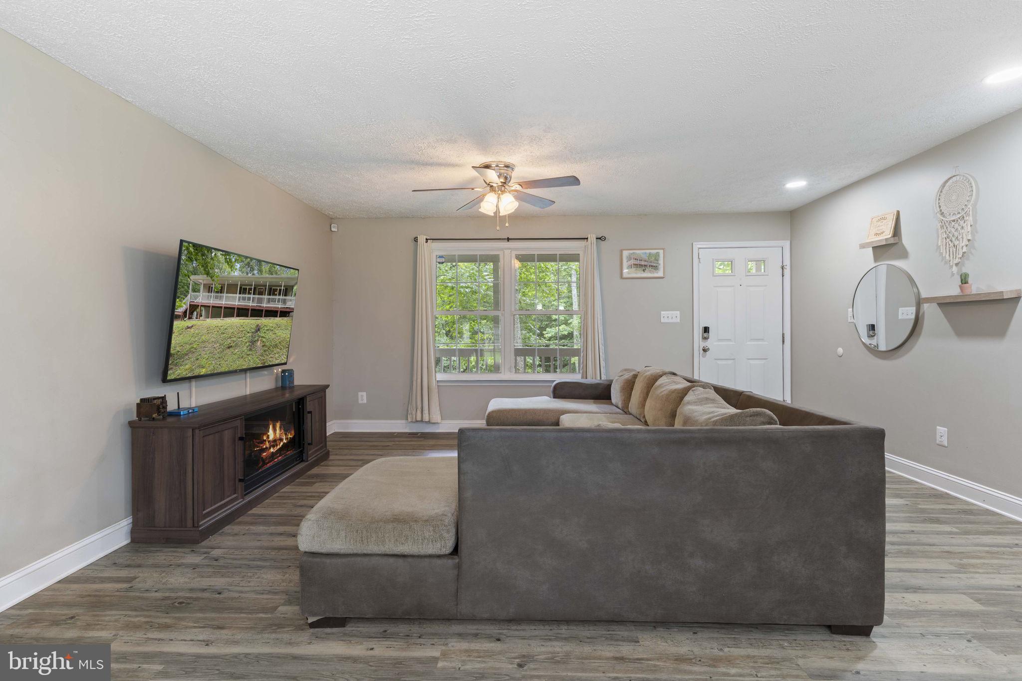 12418 RED ROCK COURT