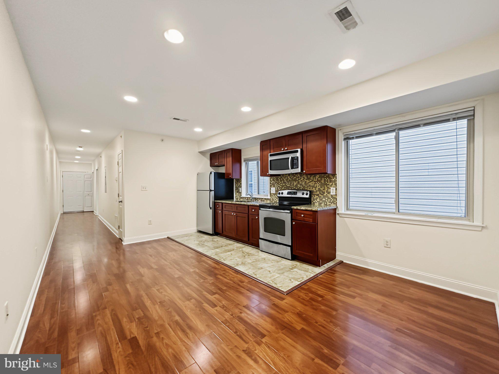 1417 N 17TH STREET 00 2R