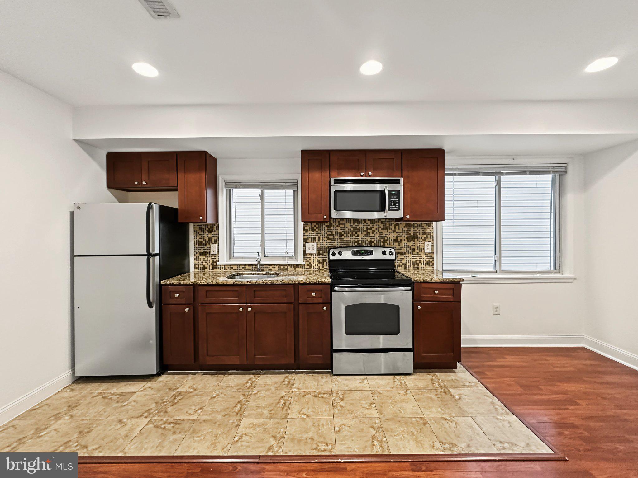 1417 N 17TH STREET 00 2R