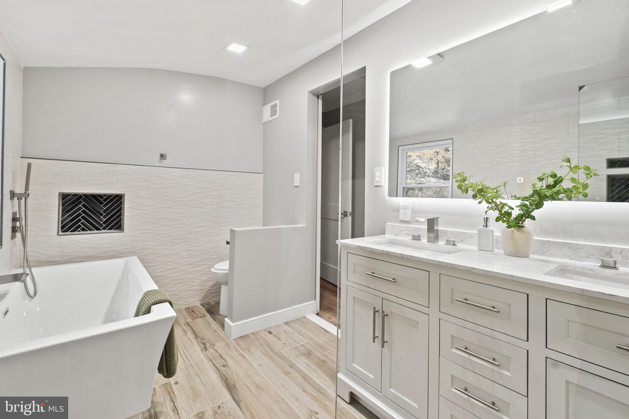 MANOR WOODS - Residential