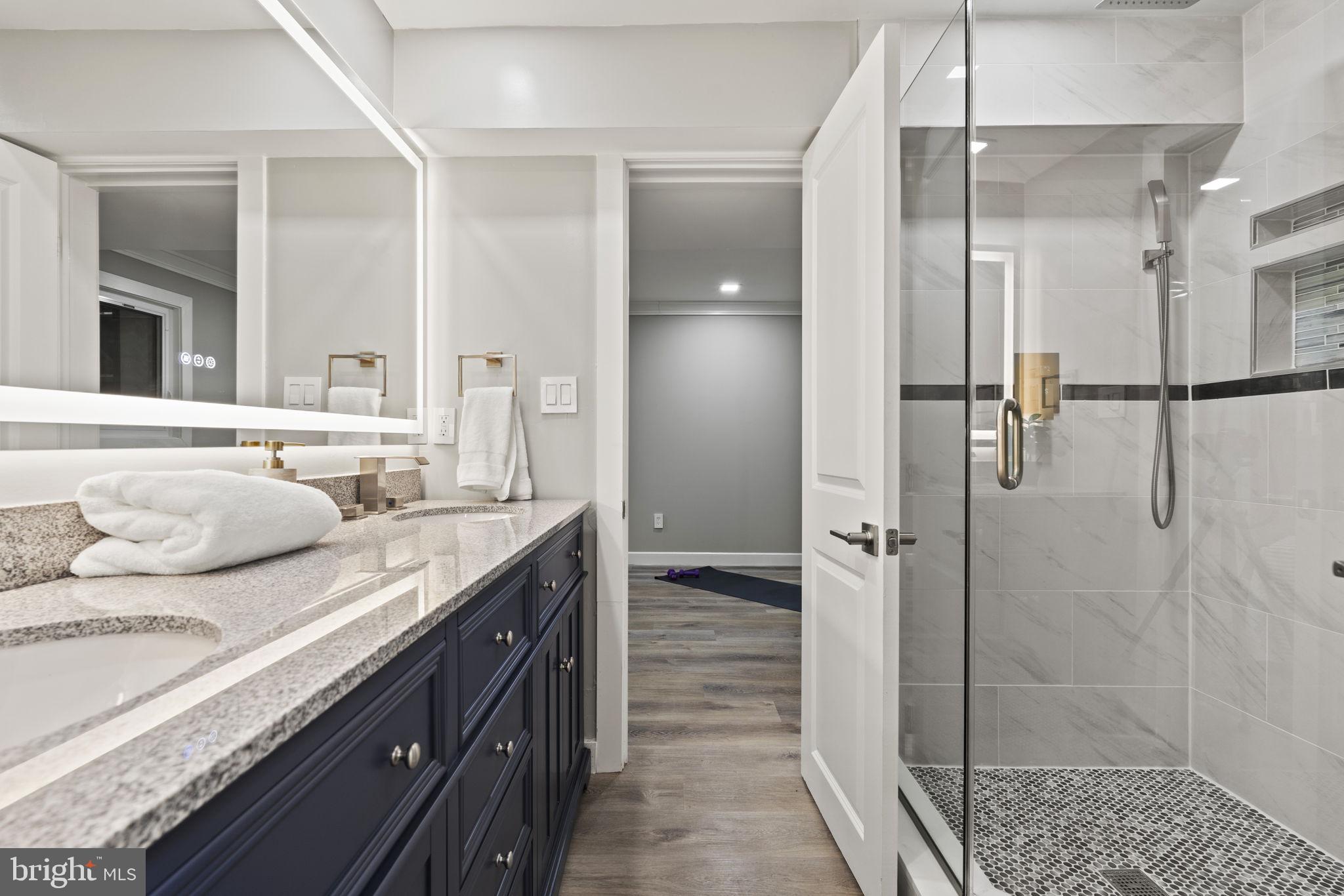 MANOR WOODS - Residential