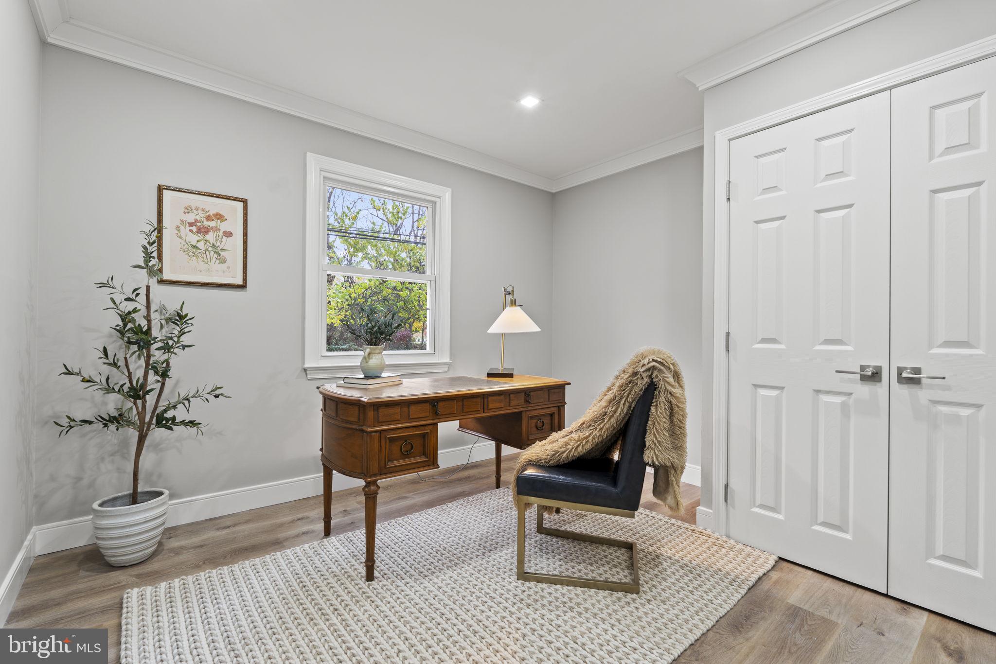 MANOR WOODS - Residential