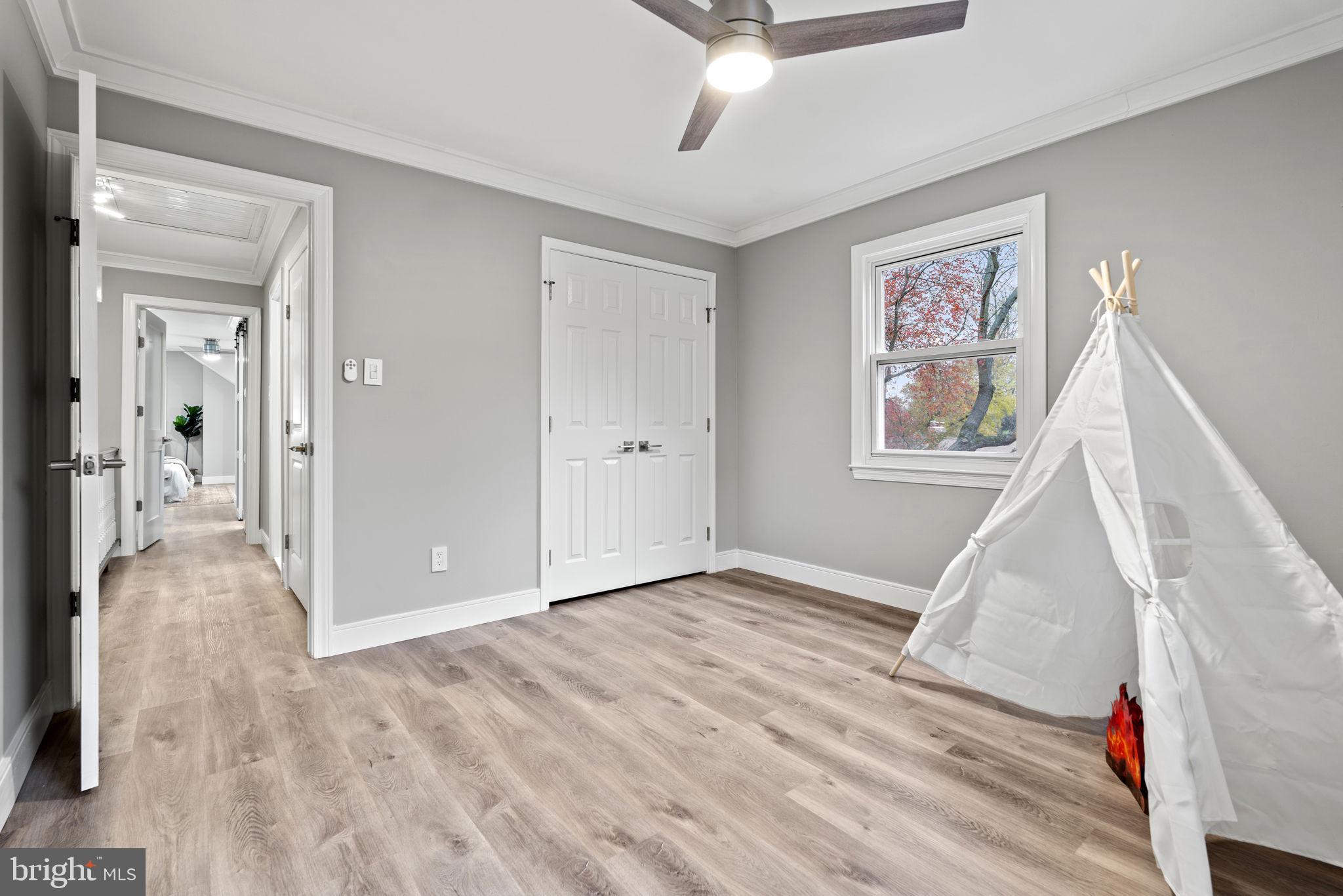 MANOR WOODS - Residential