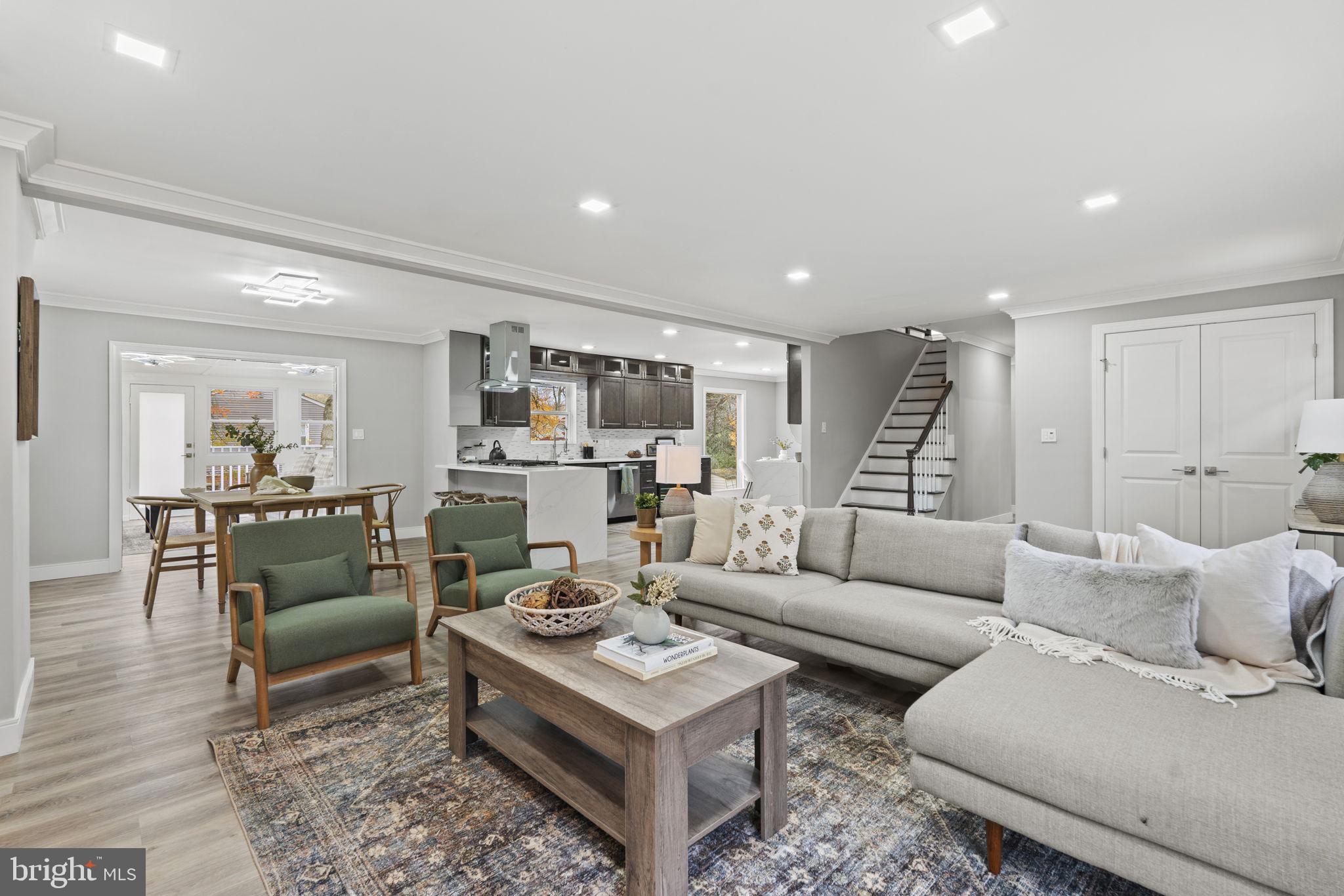 MANOR WOODS - Residential