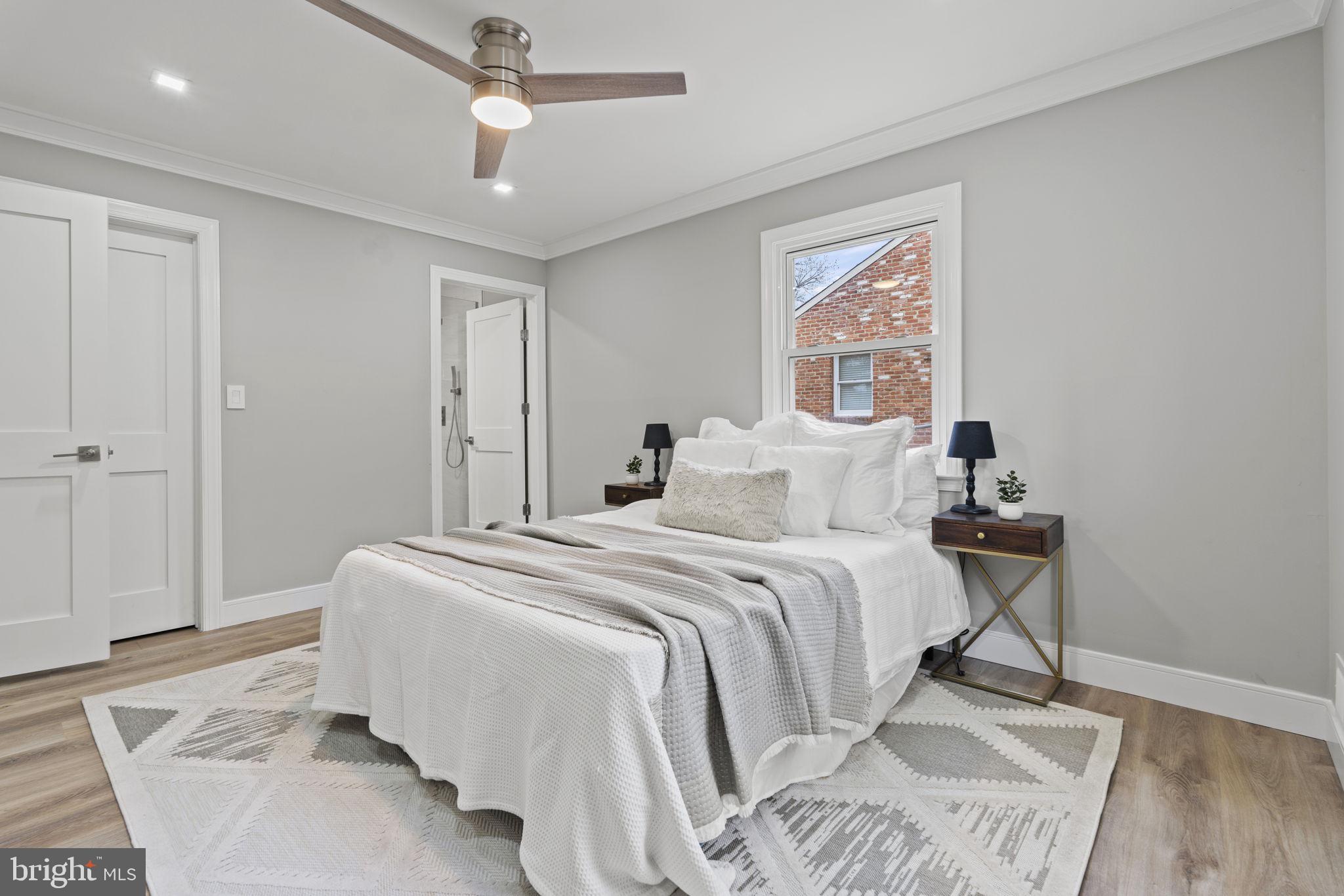 MANOR WOODS - Residential