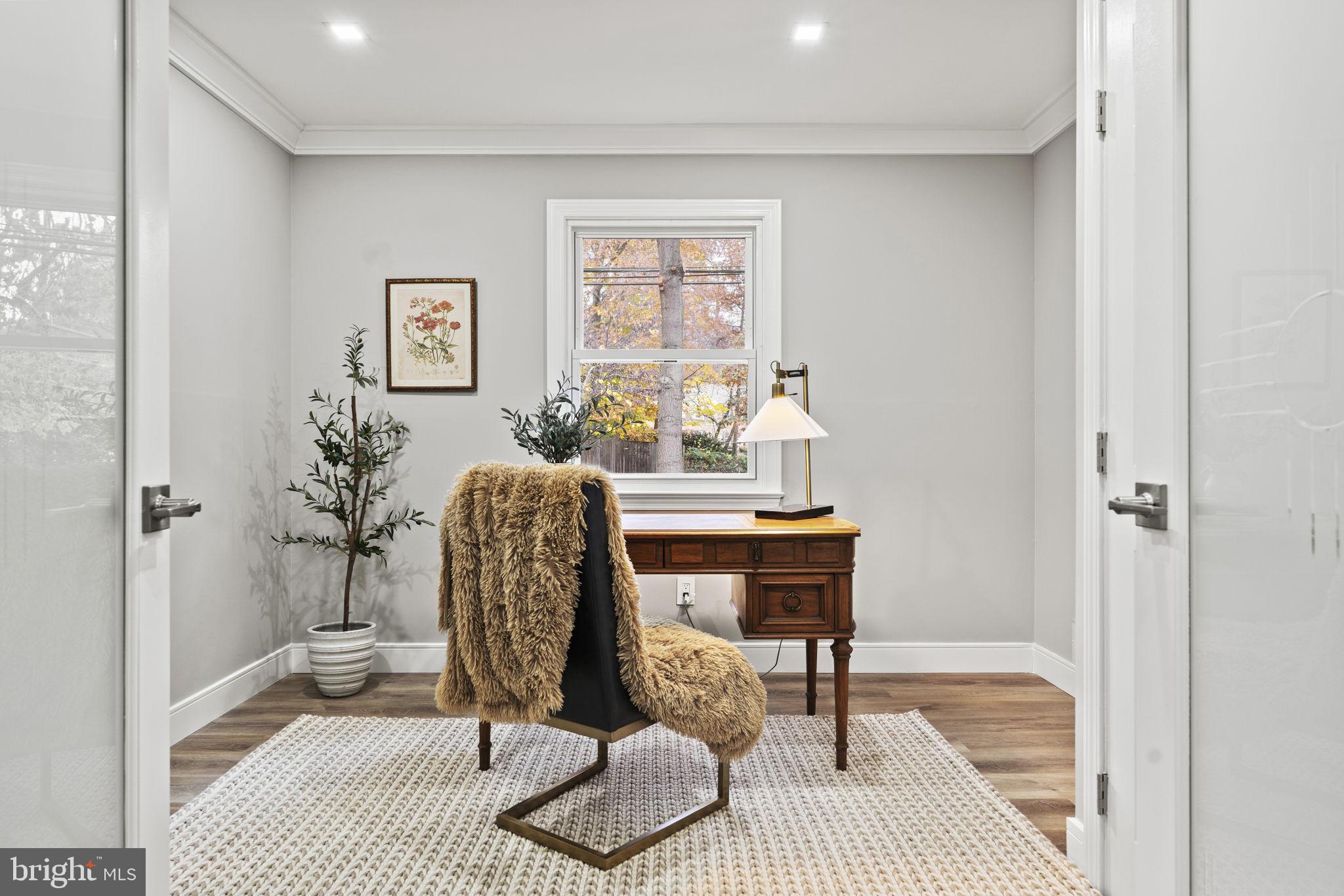 MANOR WOODS - Residential