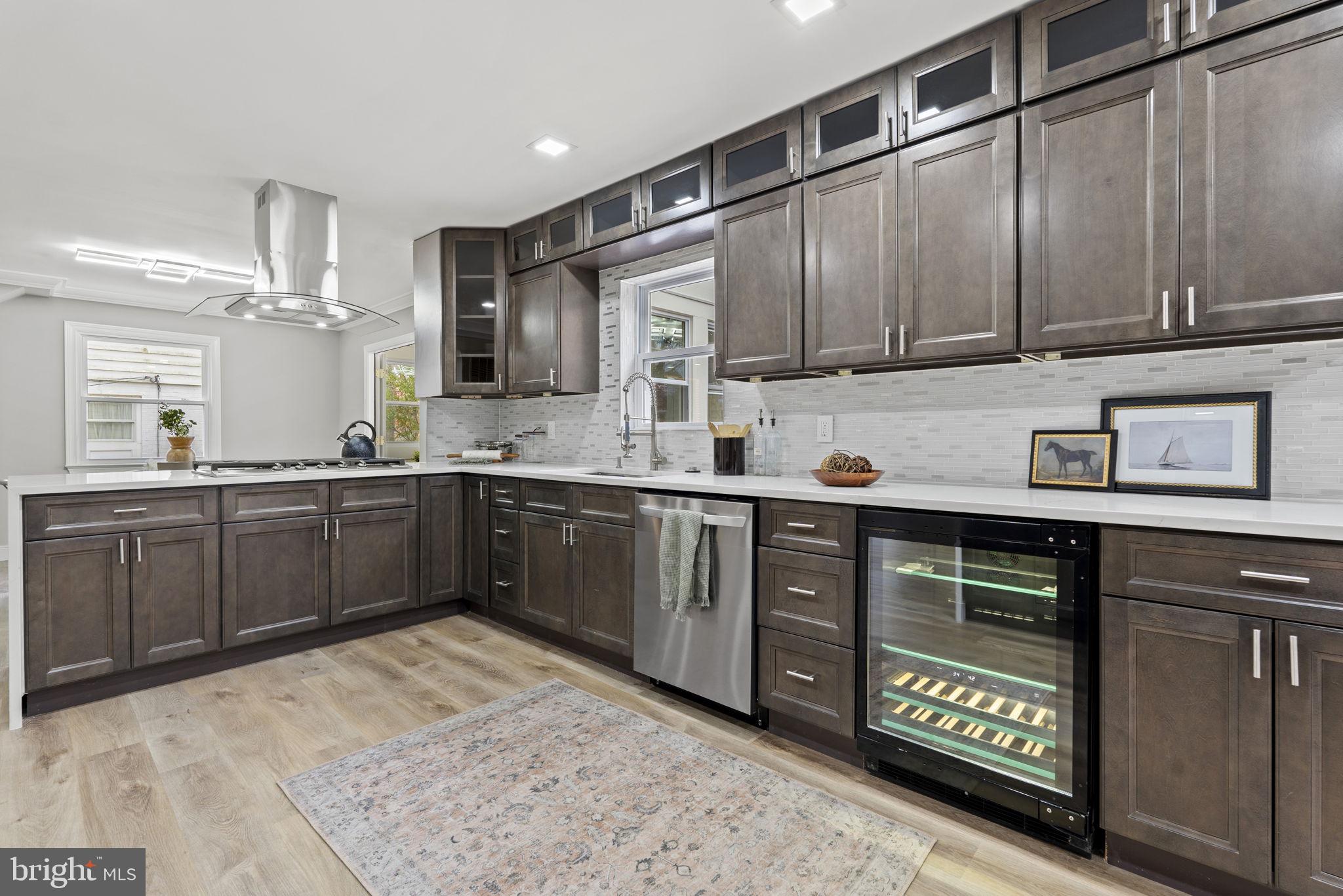 MANOR WOODS - Residential