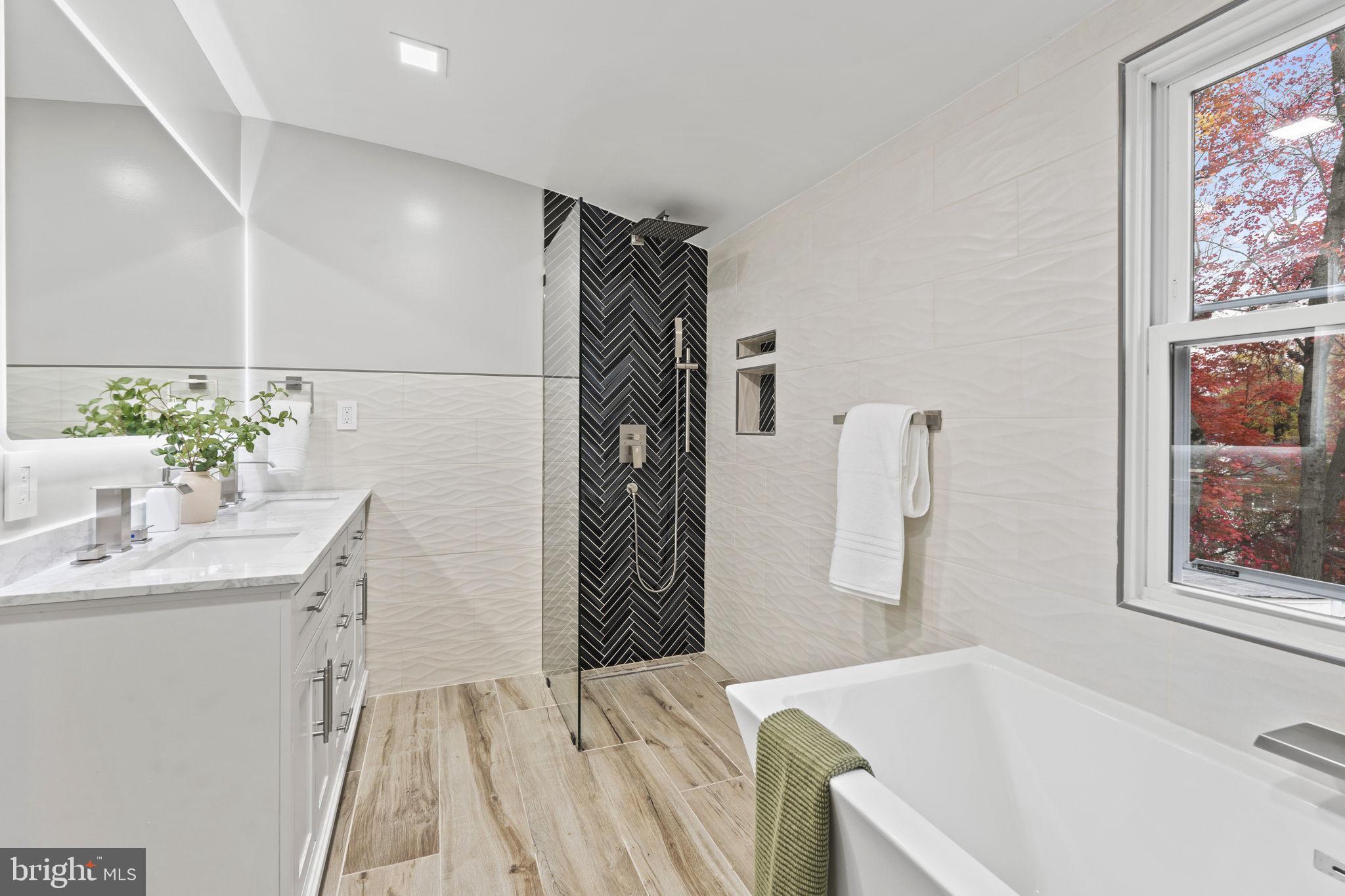 MANOR WOODS - Residential