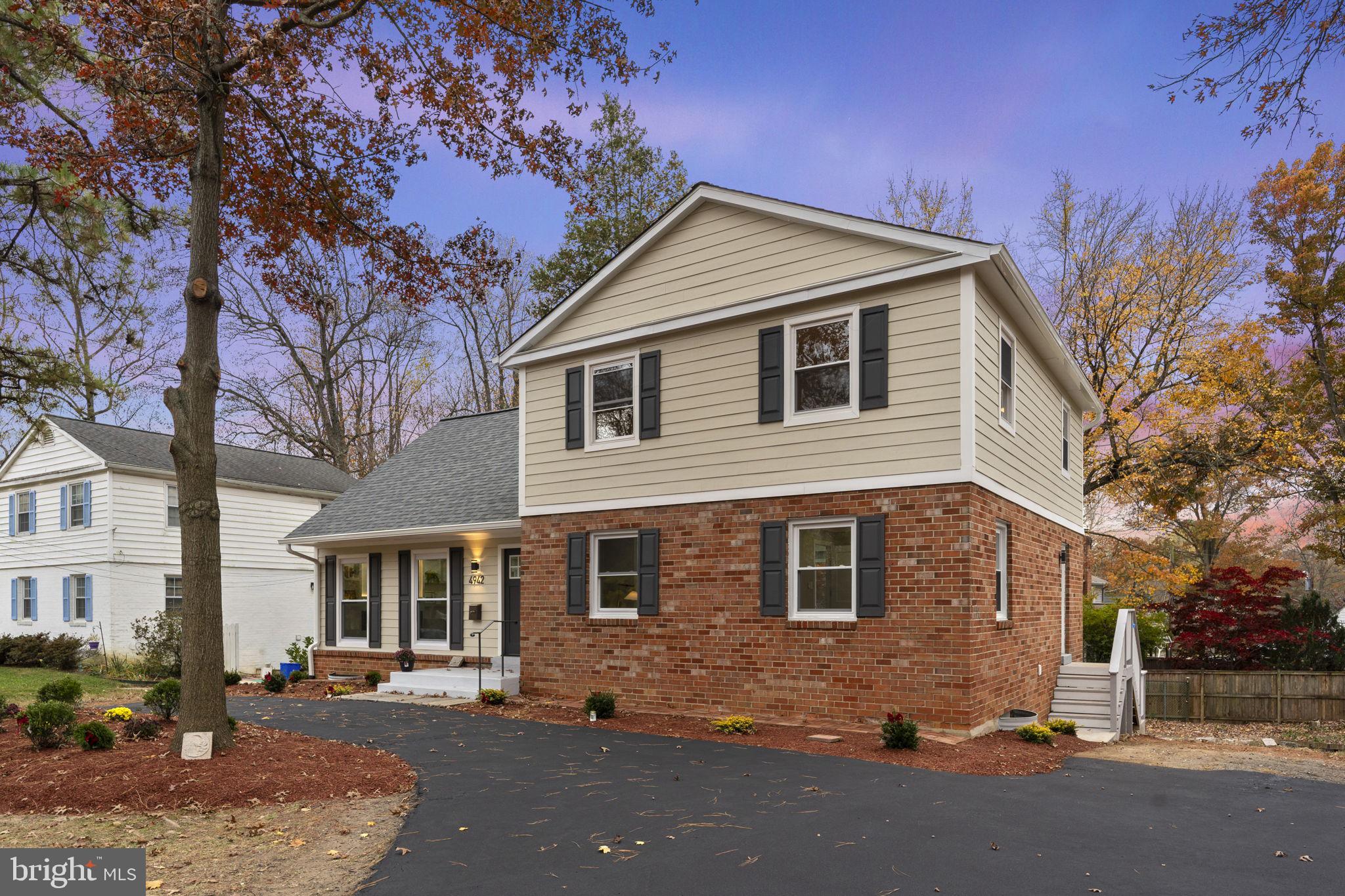 MANOR WOODS - Residential