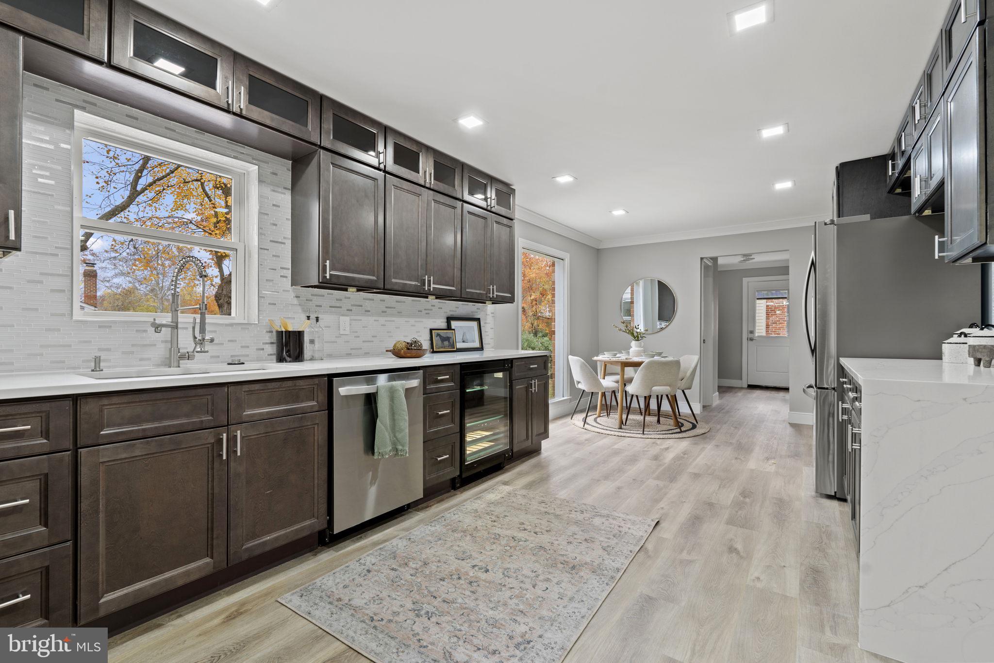 MANOR WOODS - Residential