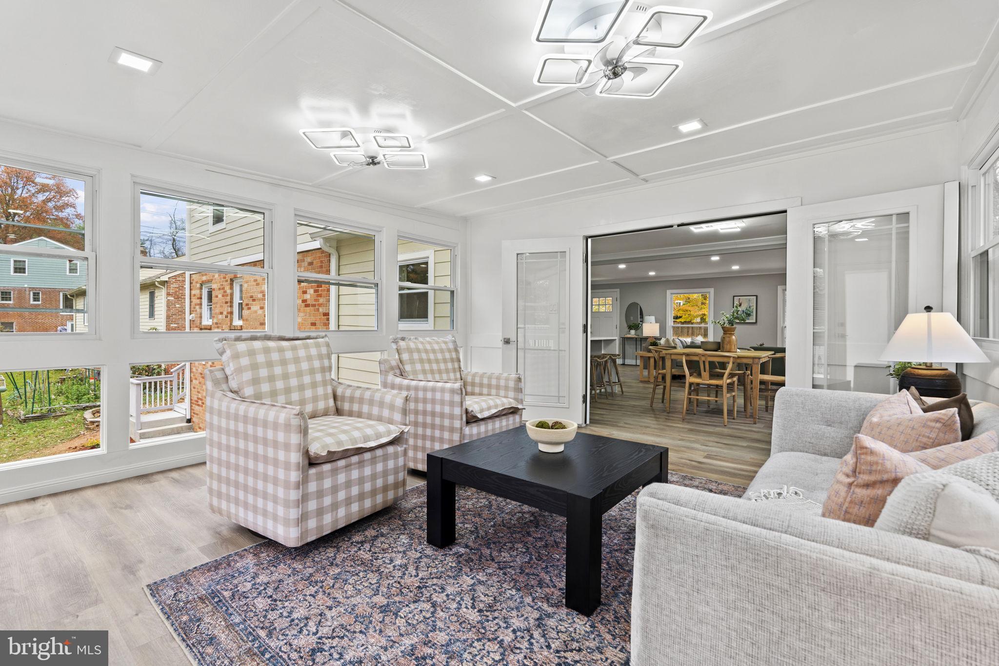 MANOR WOODS - Residential