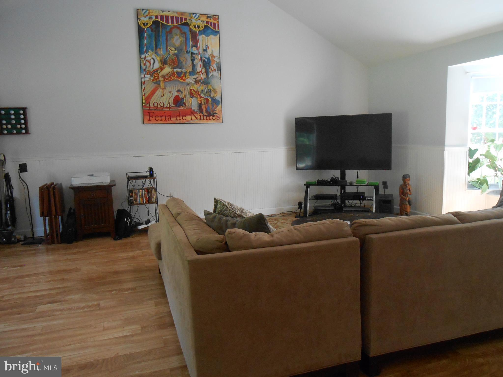 MAPLE RUN - Residential Lease