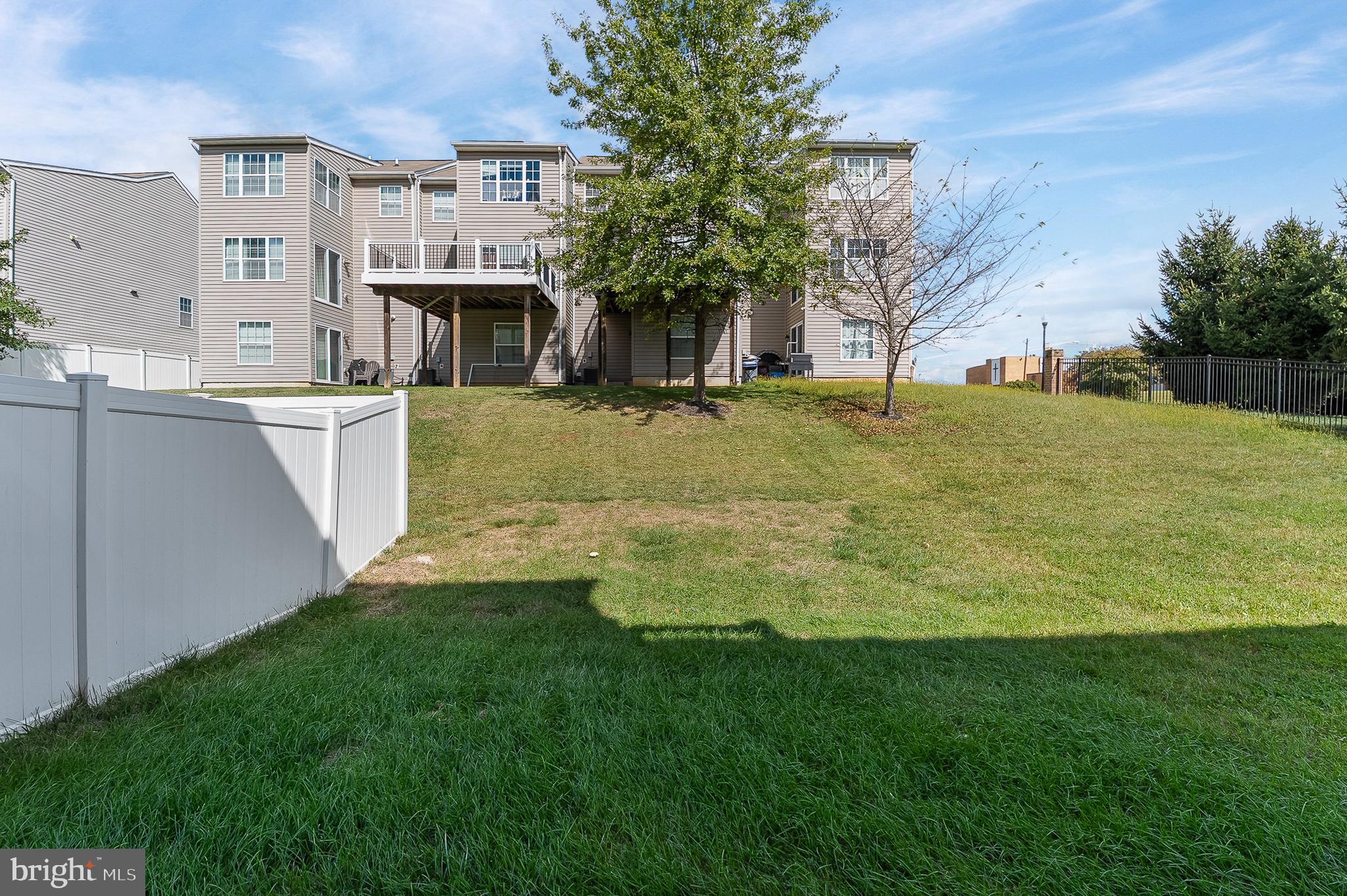 CARRIAGE HILLS TOWNHOUSE - Residential