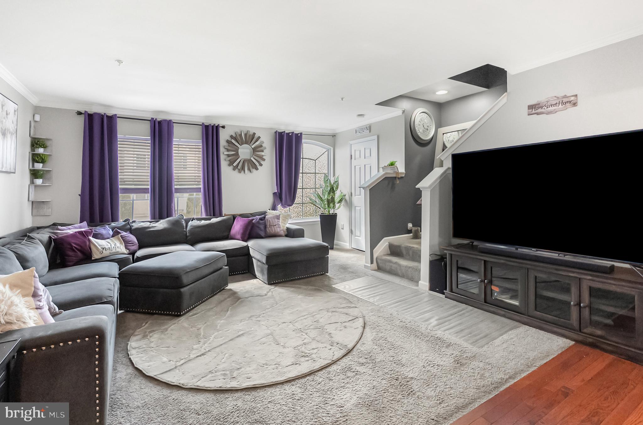 CARRIAGE HILLS TOWNHOUSE - Residential