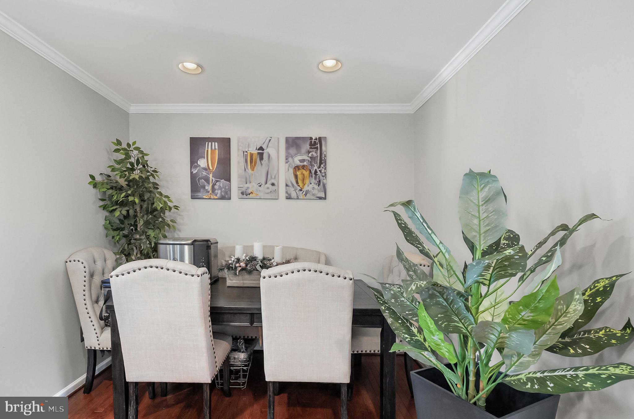 CARRIAGE HILLS TOWNHOUSE - Residential