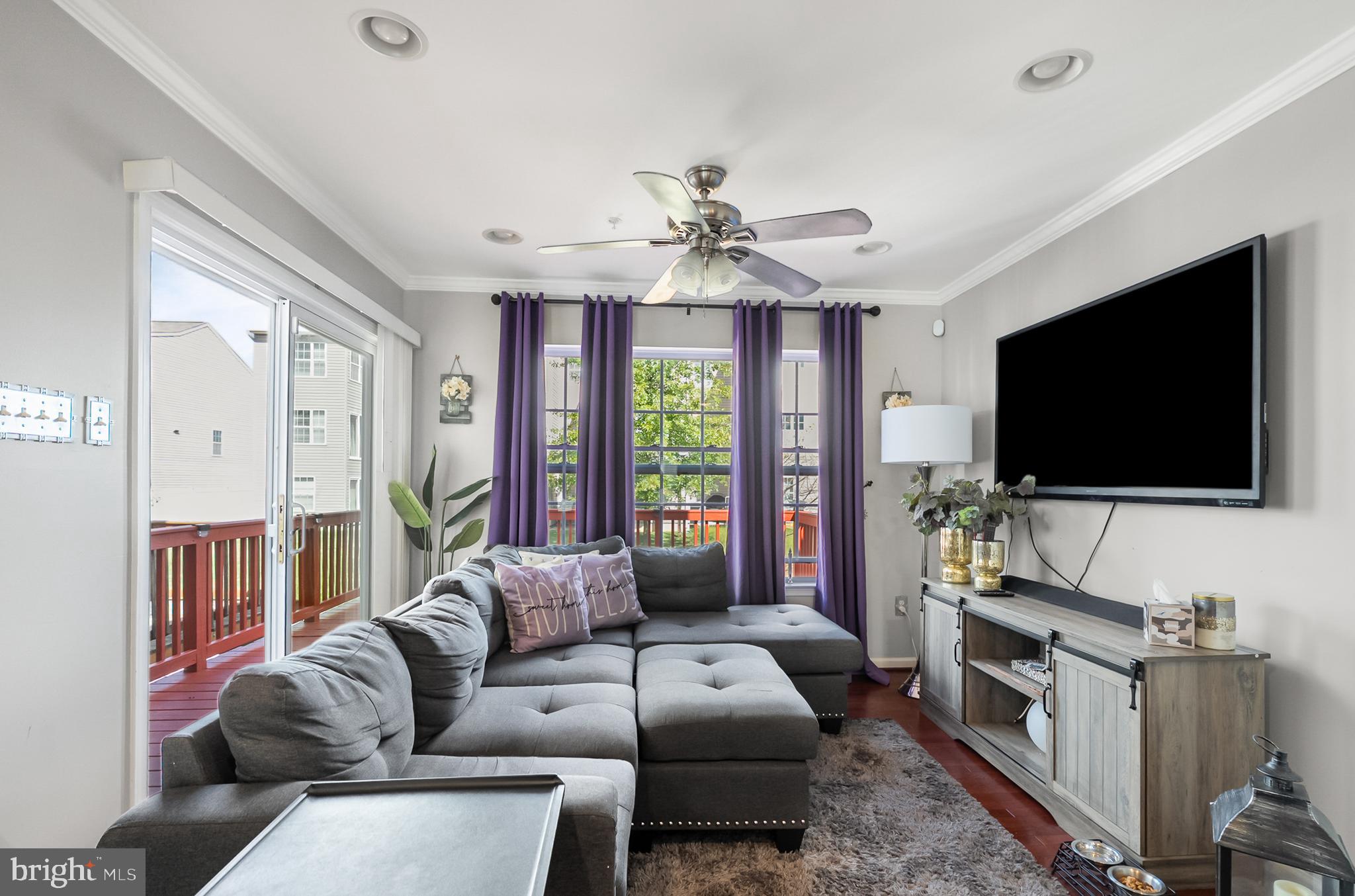 CARRIAGE HILLS TOWNHOUSE - Residential