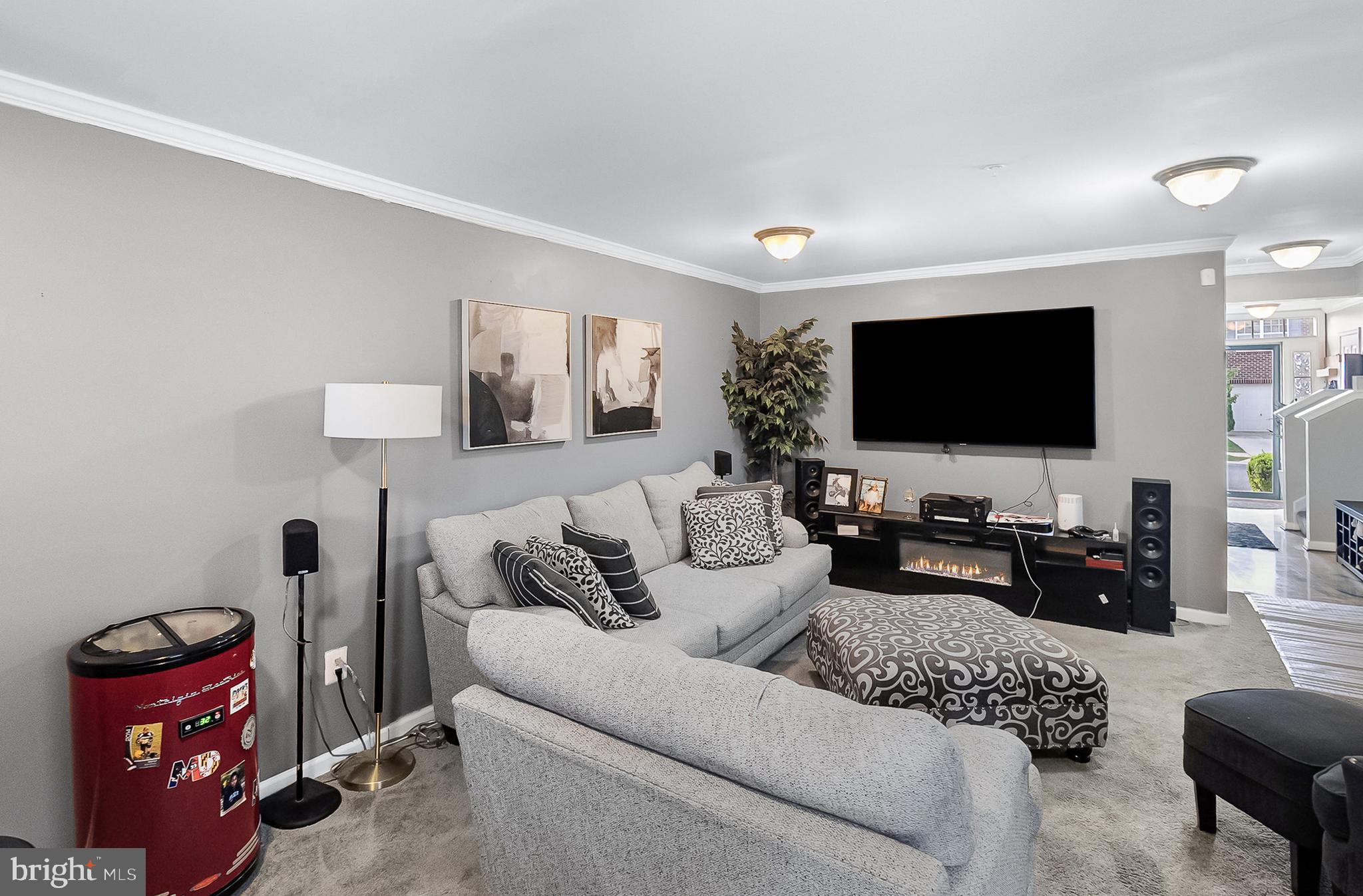 CARRIAGE HILLS TOWNHOUSE - Residential