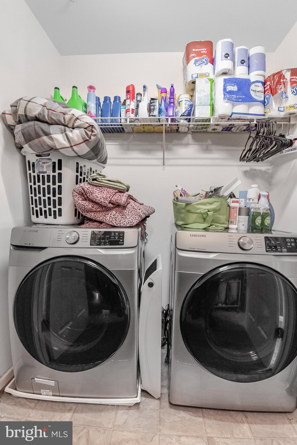 CARRIAGE HILLS TOWNHOUSE - Residential