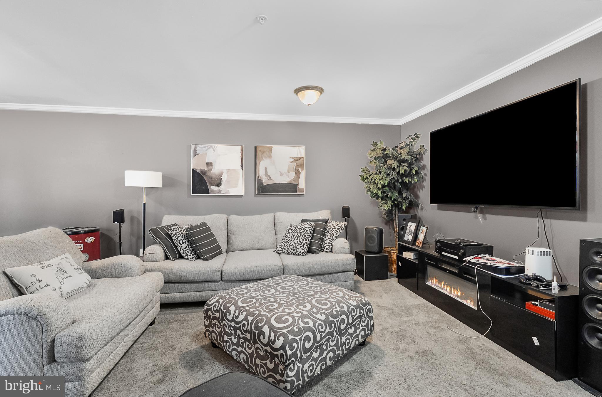 CARRIAGE HILLS TOWNHOUSE - Residential