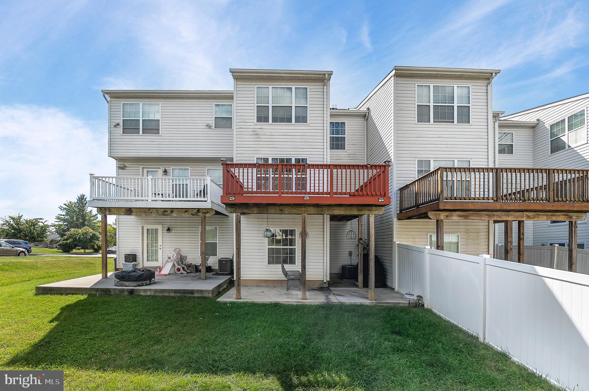 CARRIAGE HILLS TOWNHOUSE - Residential