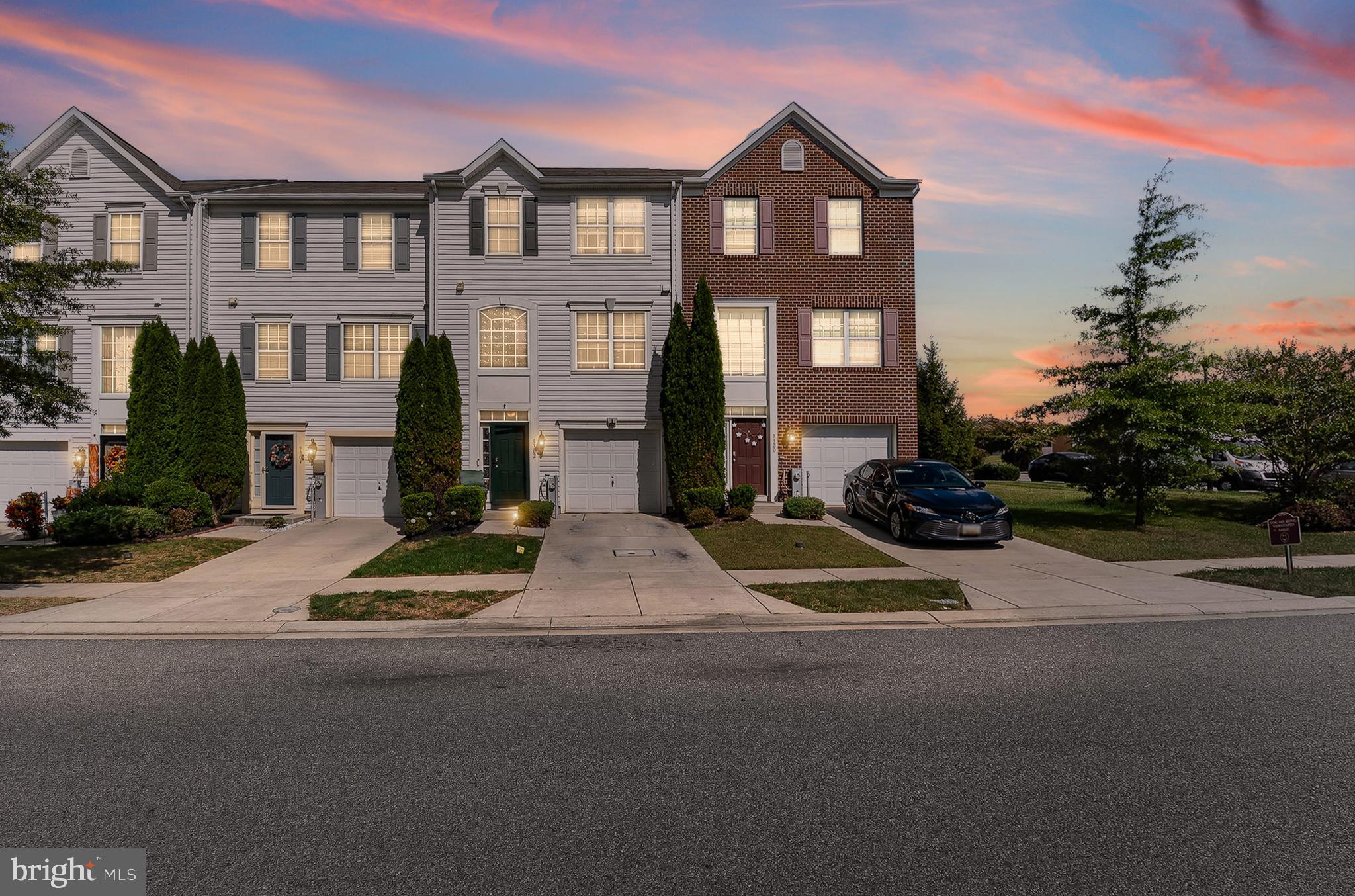 CARRIAGE HILLS TOWNHOUSE - Residential