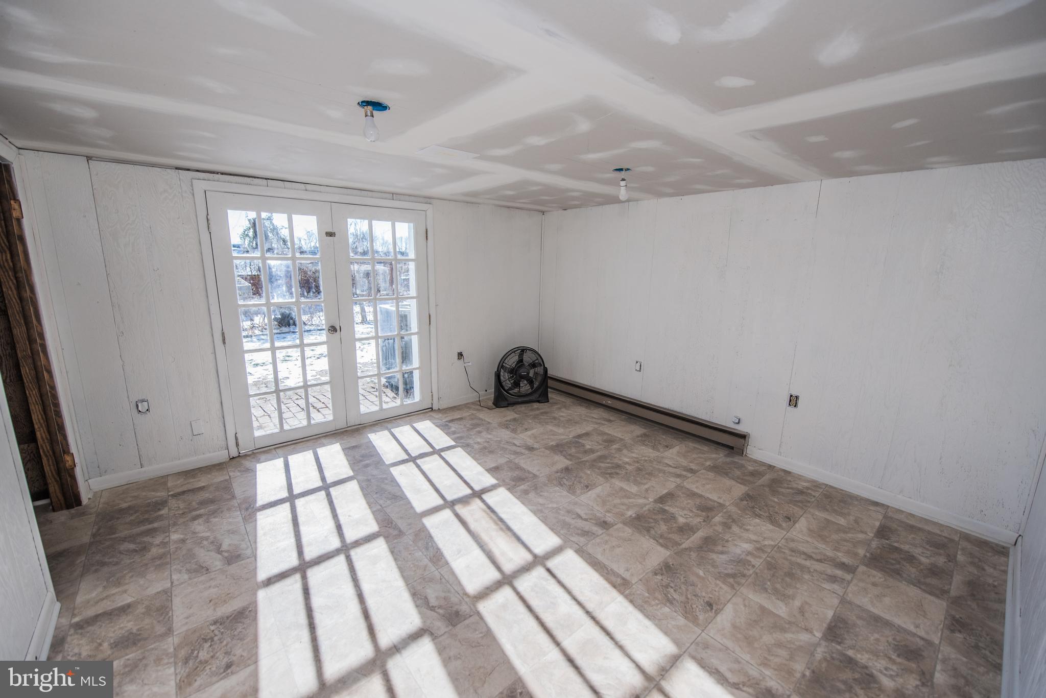 PIKEVIEW ACRES - Residential