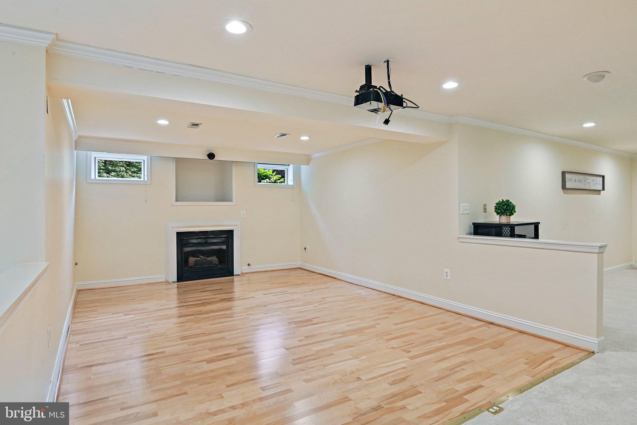 HUNTER MILL ESTATES - Residential