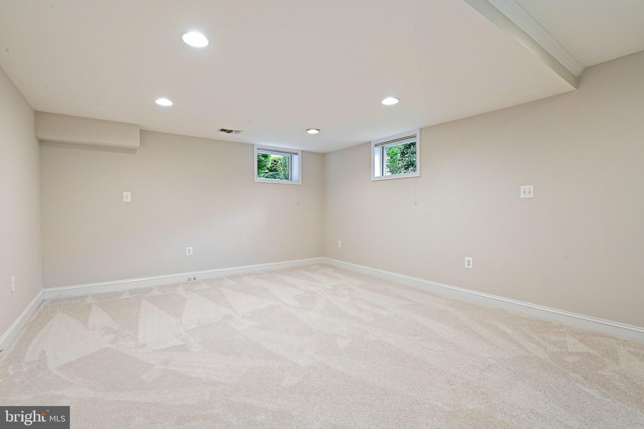 HUNTER MILL ESTATES - Residential