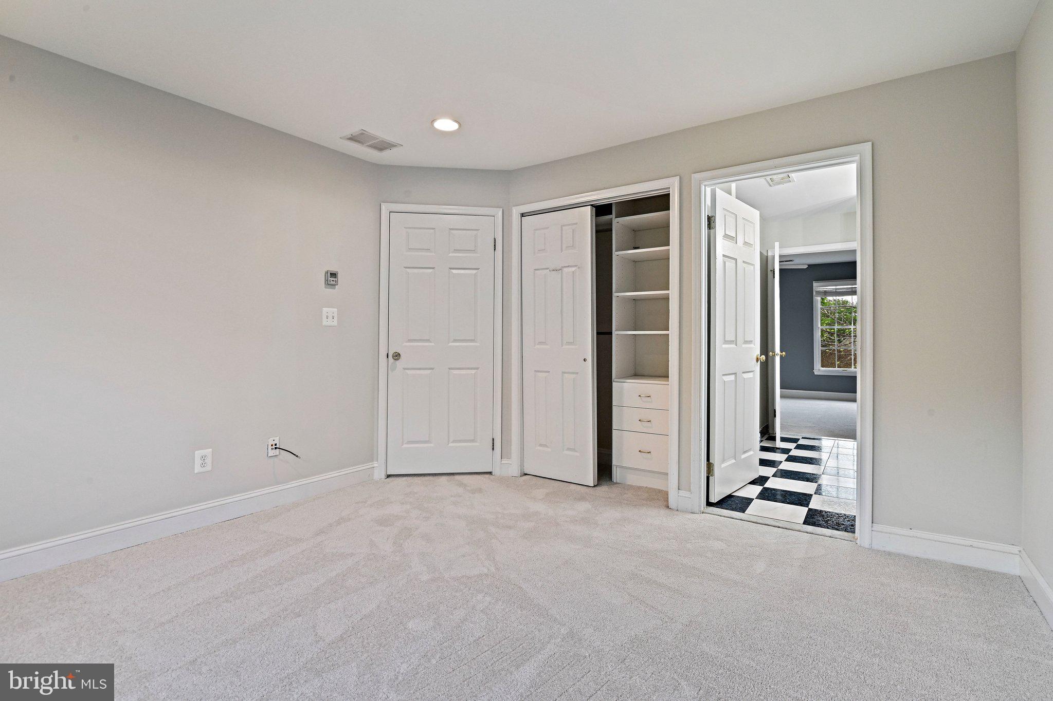 HUNTER MILL ESTATES - Residential