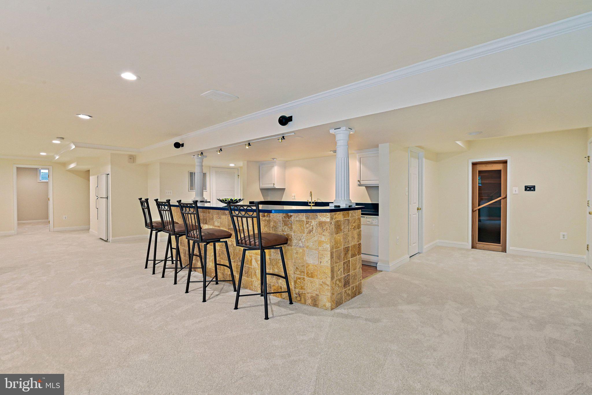 HUNTER MILL ESTATES - Residential