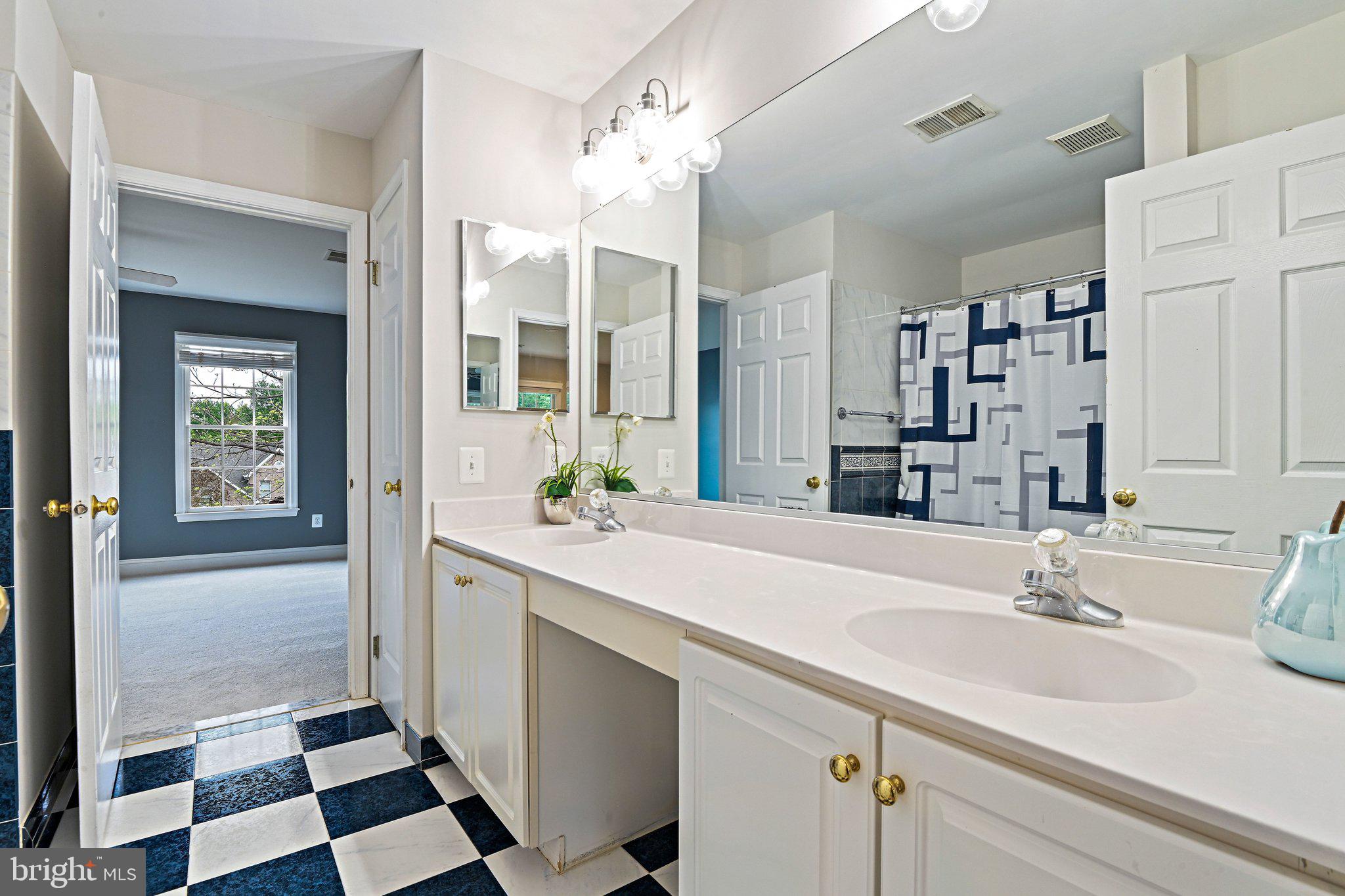 HUNTER MILL ESTATES - Residential
