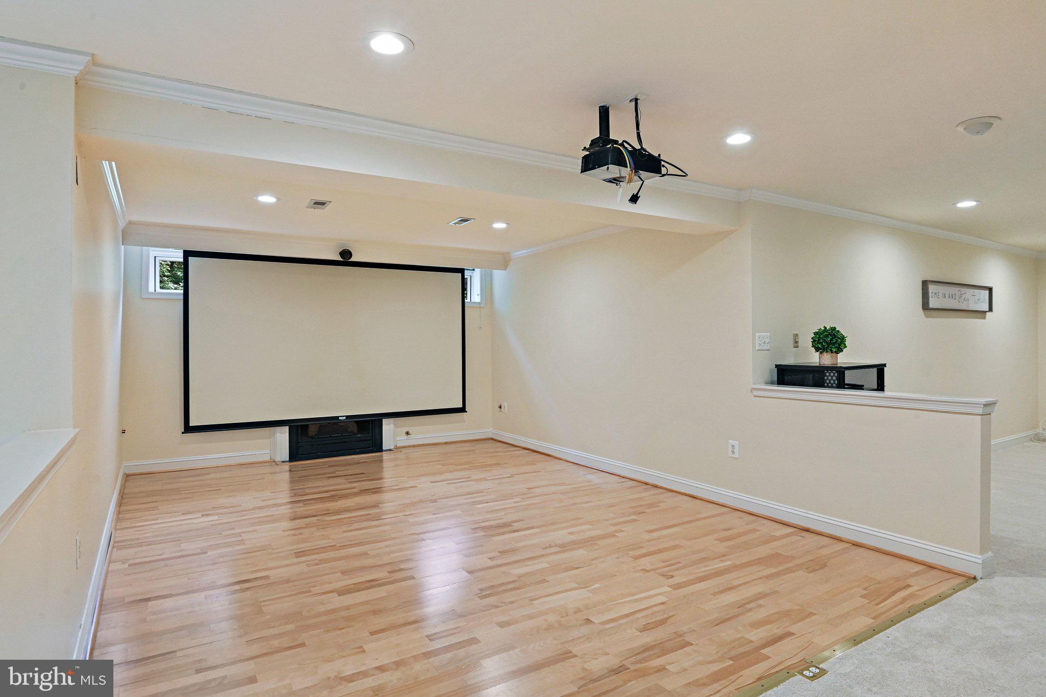 HUNTER MILL ESTATES - Residential