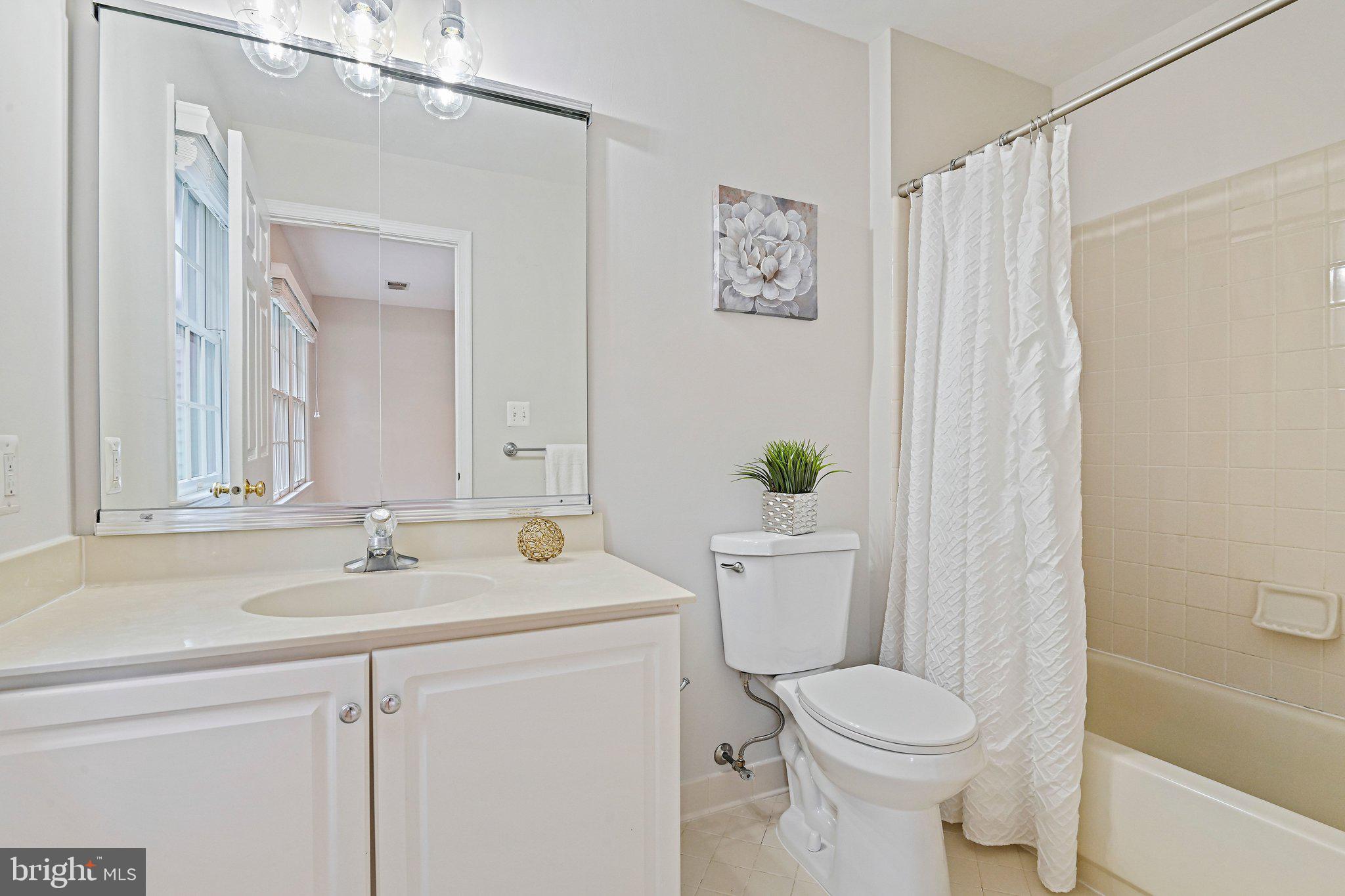 HUNTER MILL ESTATES - Residential