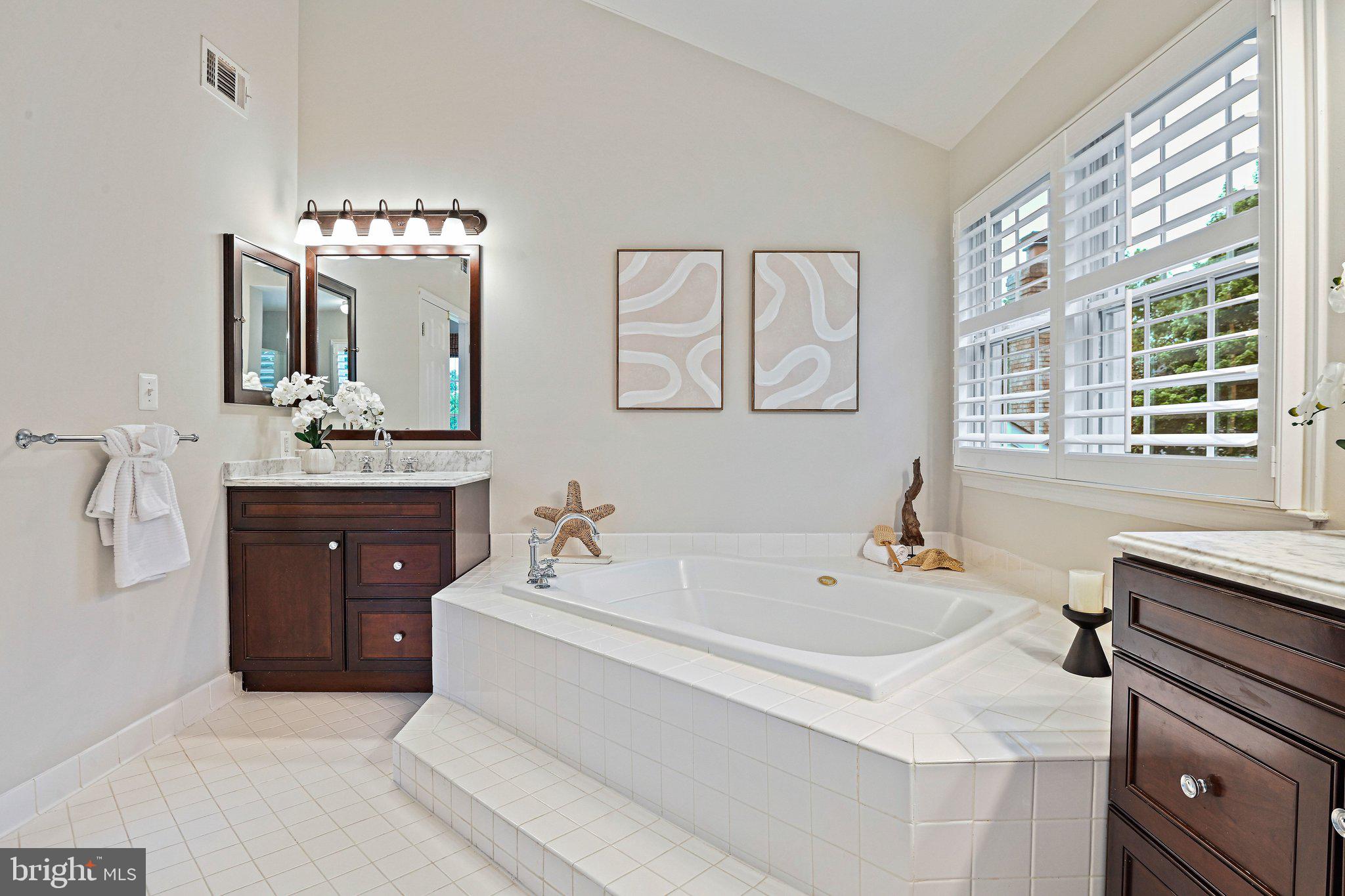 HUNTER MILL ESTATES - Residential