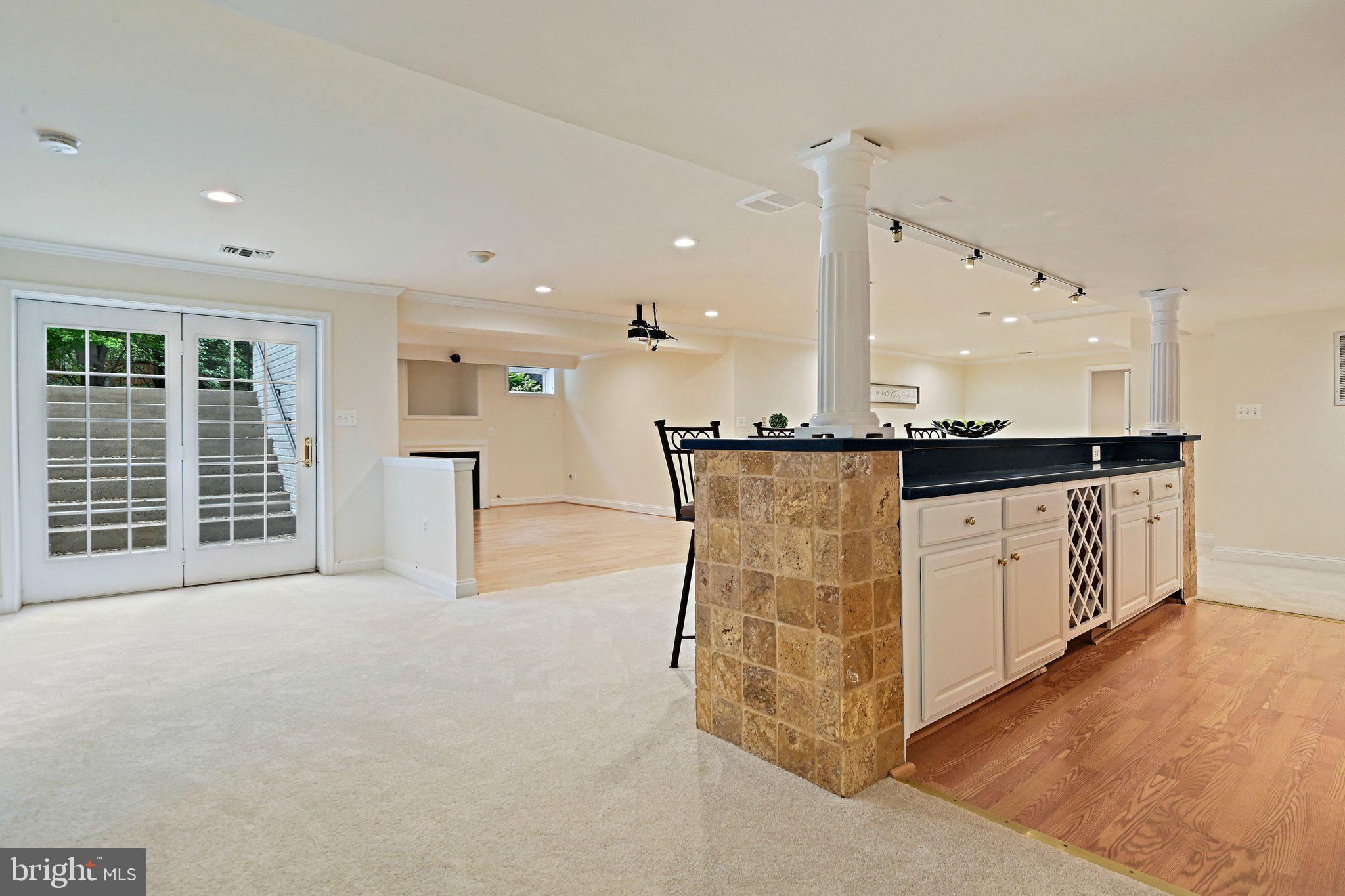 HUNTER MILL ESTATES - Residential