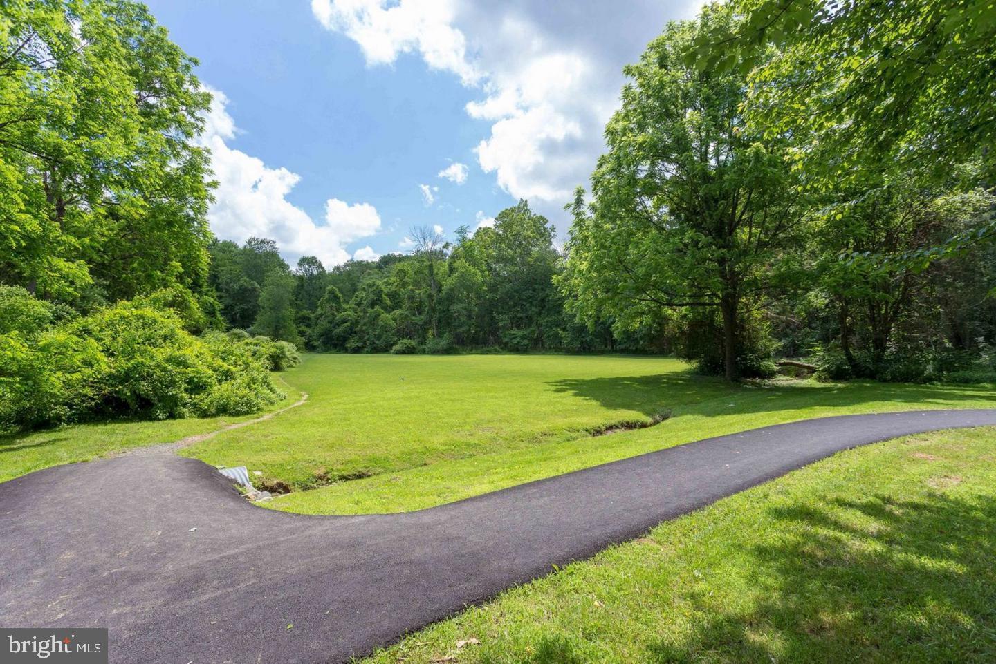 HUNTER MILL ESTATES - Residential