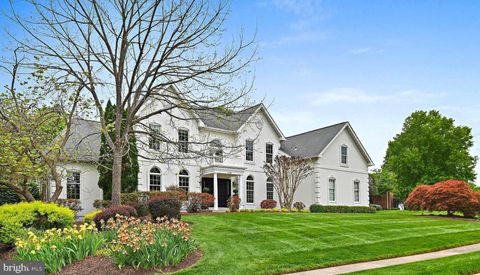 Photo of 1706 Broadfield Lane, VIENNA, VA 22182 (MLS # VAFX2303712)