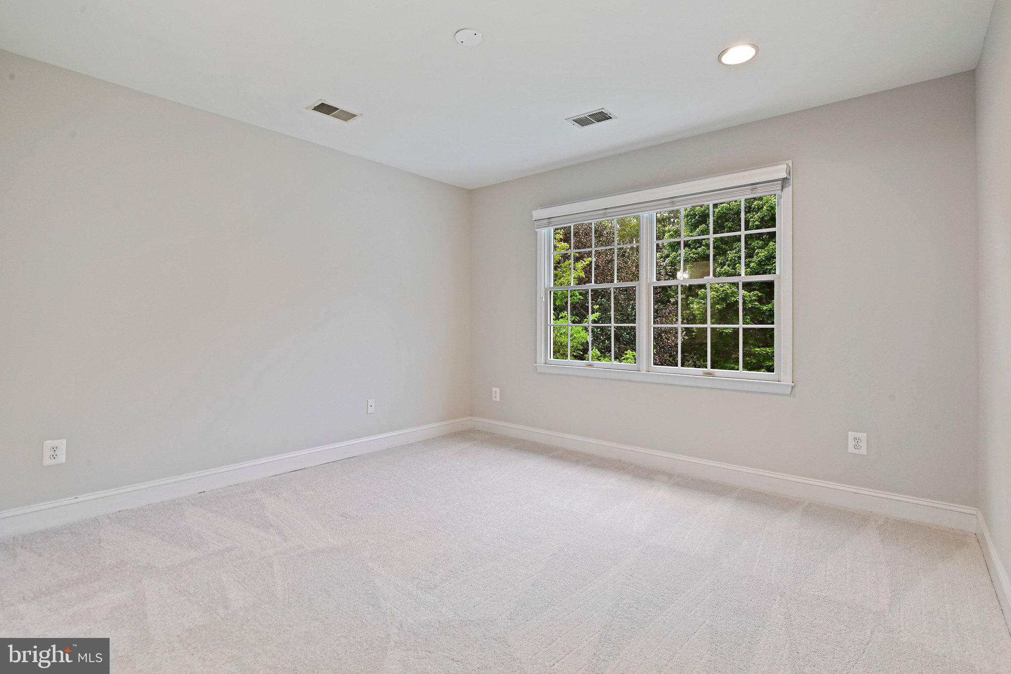 HUNTER MILL ESTATES - Residential