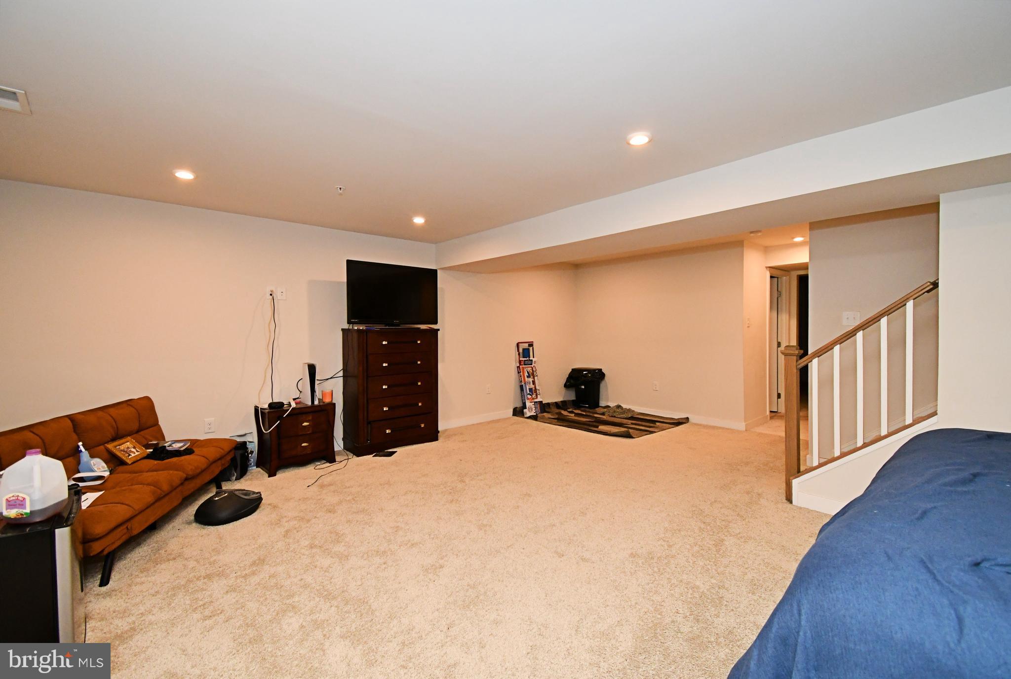 ASHBOURNE MEADOWS - Residential