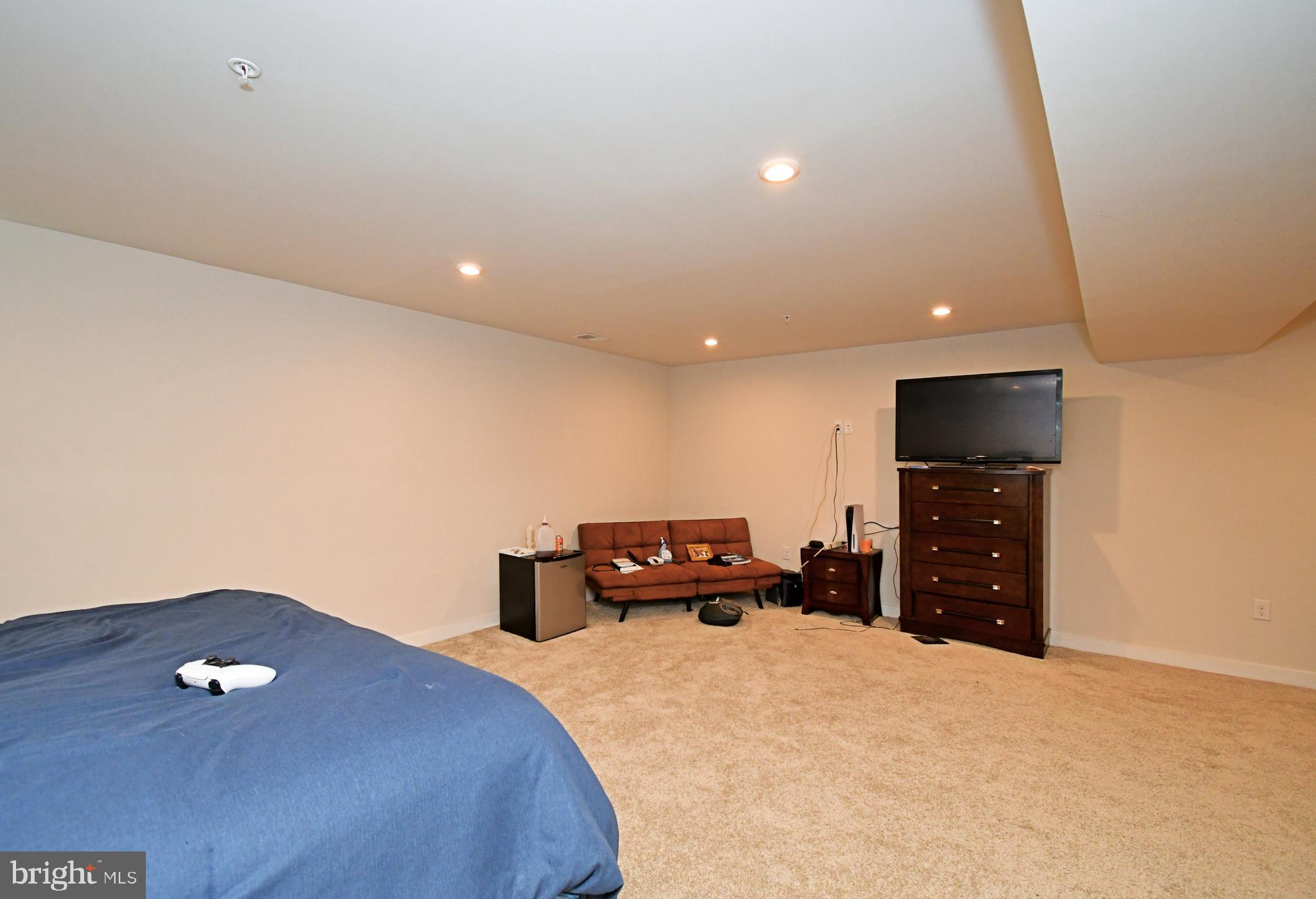 ASHBOURNE MEADOWS - Residential