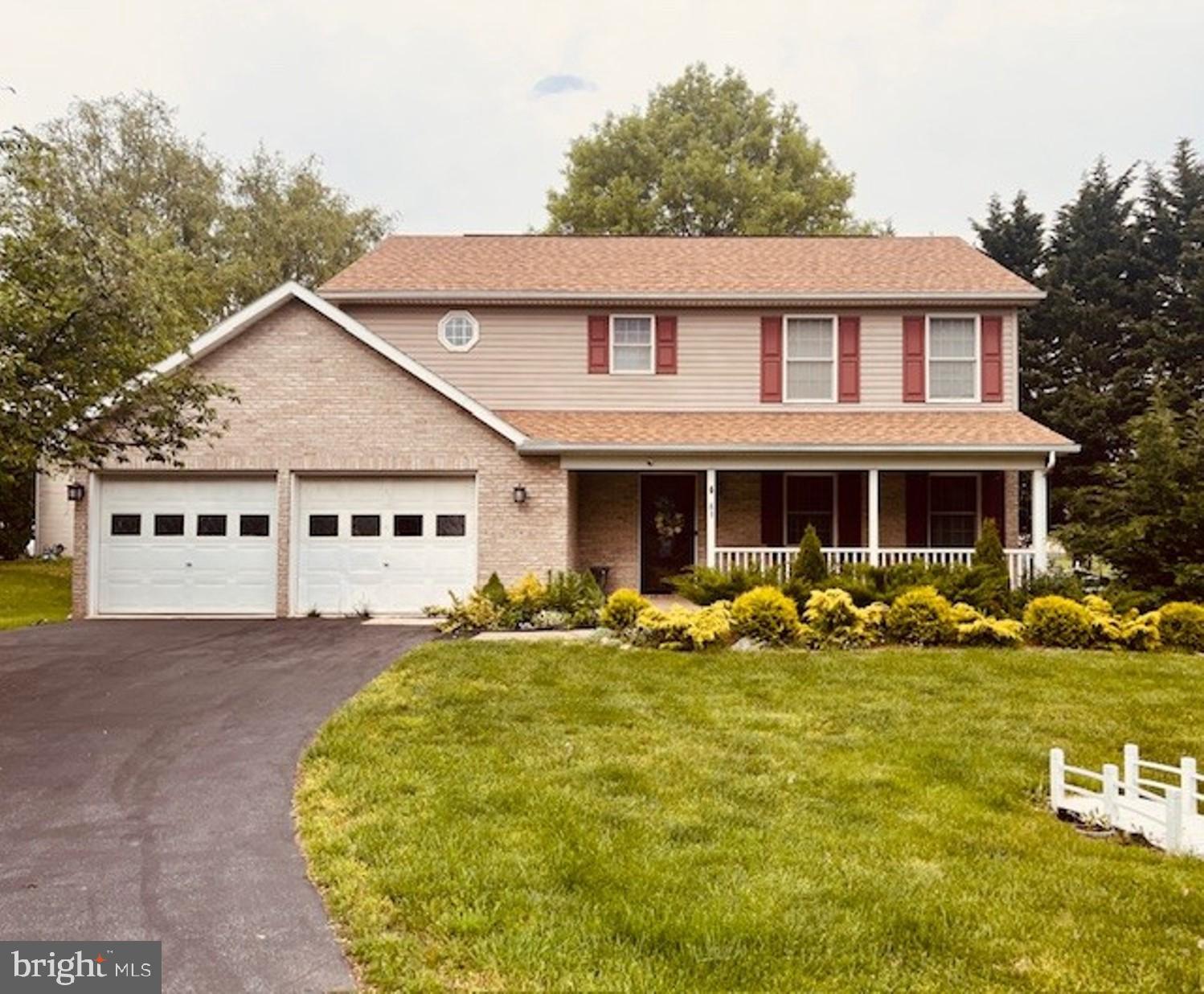 Almost 2200 Square foot 4 Bedroom 2.5 bath home in Spring Mills is ready for you. This brick front colonial offers Formal LR/DR, with hardwood flooring, nice kitchen with island, family room off the kitchen with gas FP. Fenced backyard, 2 car garage, lot size .31 at the end of the cul de sac.
Spring Mills offers a trail around the subdivision, outdoor pool, tennis courts, gazebo for picnics. Buy now to enjoy the pool this summer.
