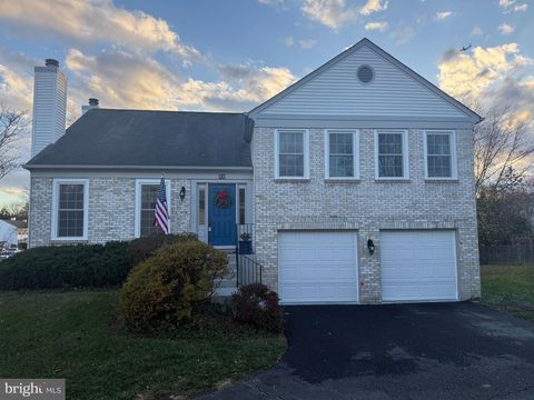 48 MCPHERSON CIRCLE STERLING VA 20165