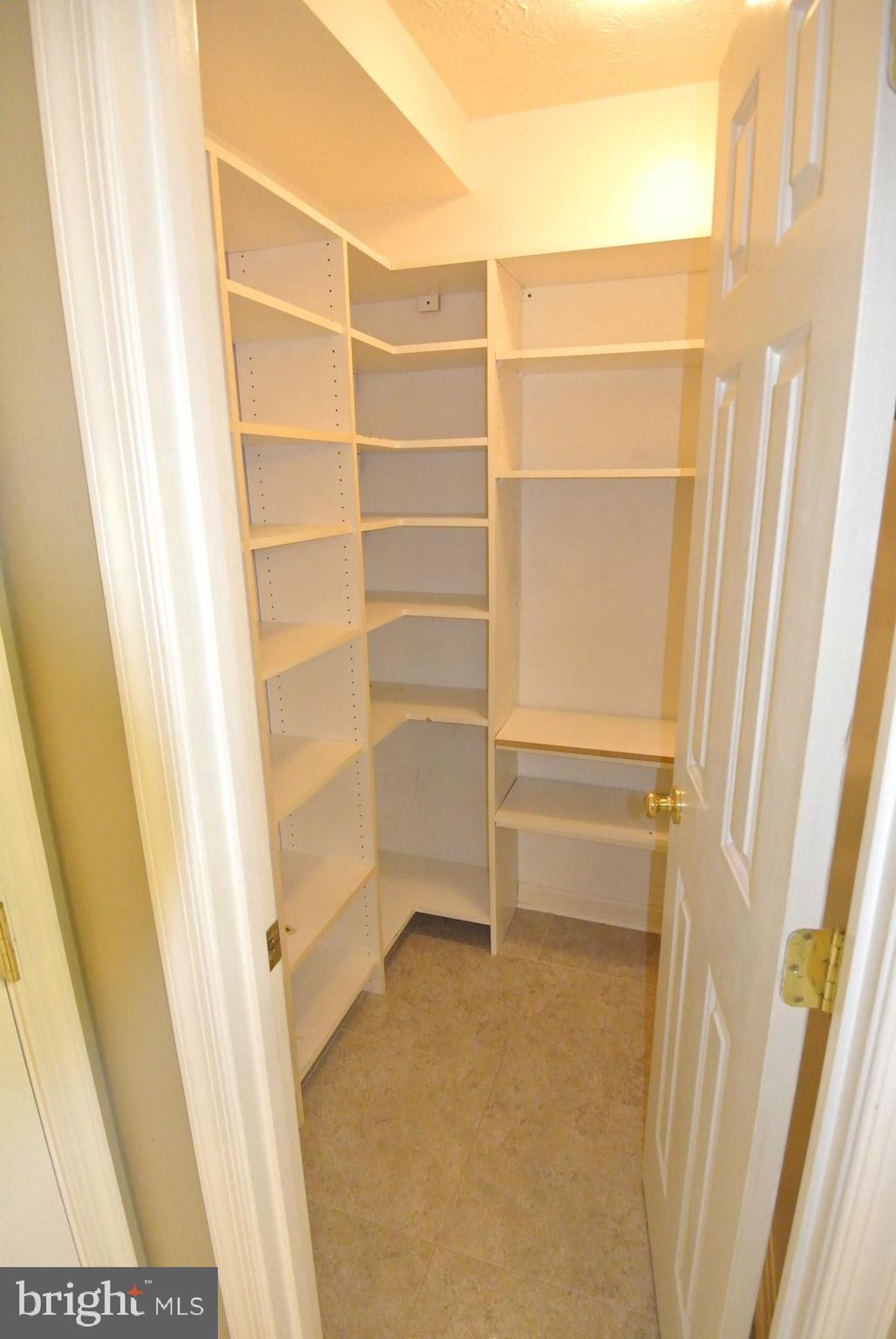 VILLAGE OF THOMAS RUN - Residential Lease