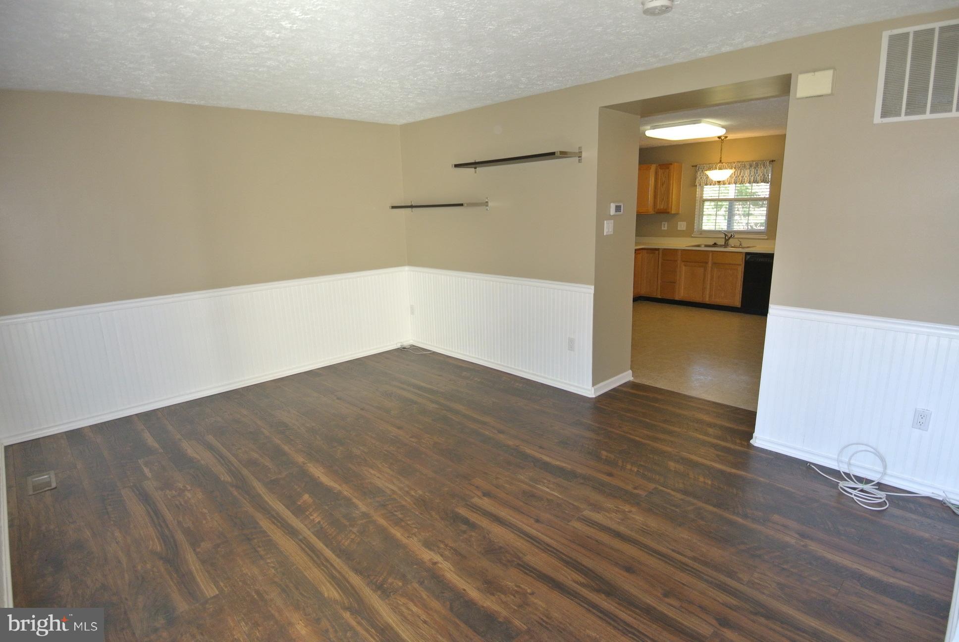 VILLAGE OF THOMAS RUN - Residential Lease