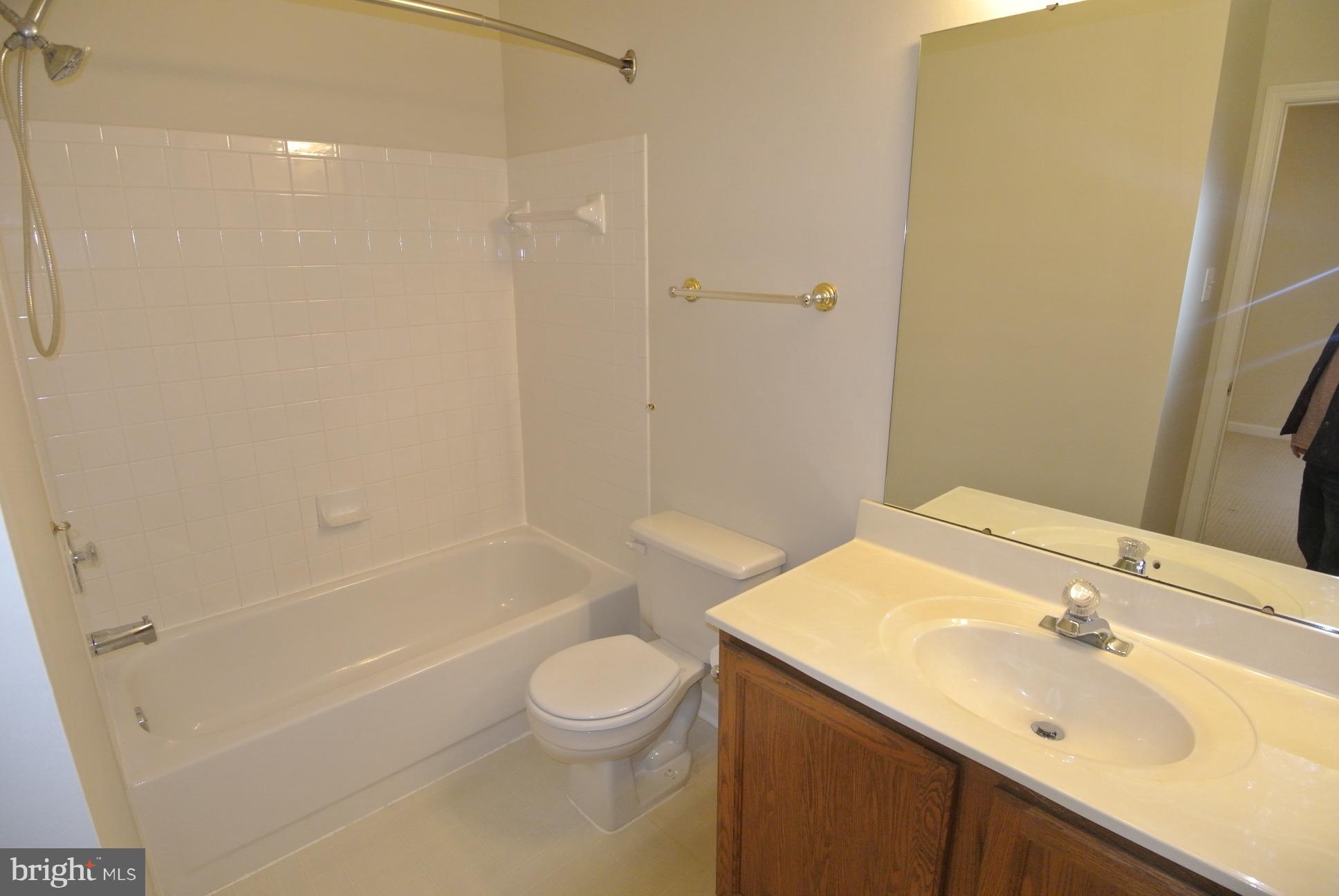 VILLAGE OF THOMAS RUN - Residential Lease