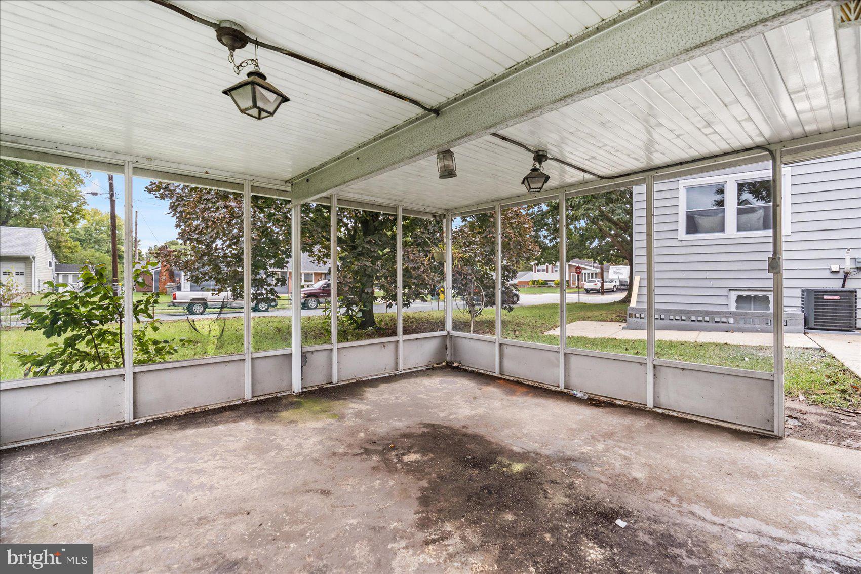 COUNTRY CLUB ESTATES - Residential