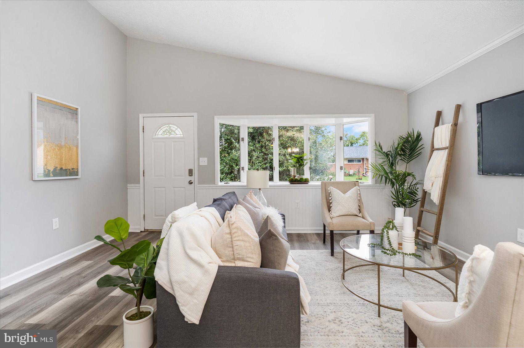 COUNTRY CLUB ESTATES - Residential