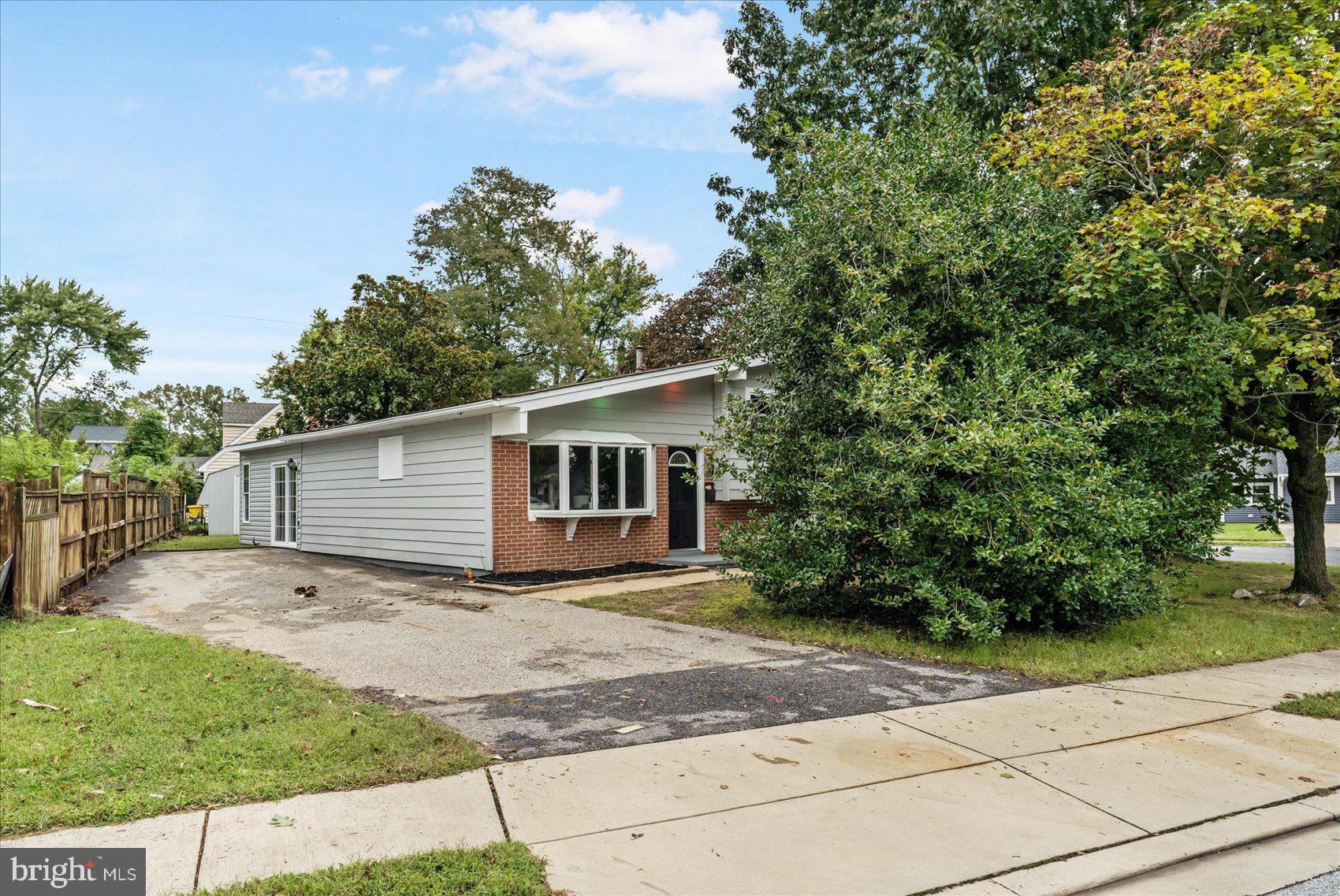 COUNTRY CLUB ESTATES - Residential